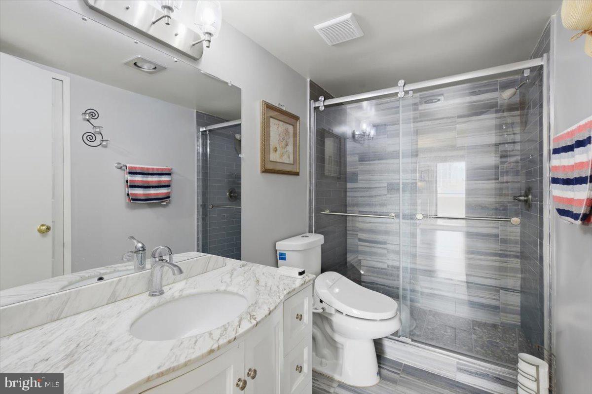 1800 OLD MEADOW RD #1204, MCLEAN, Virginia 22102, 2 Bedrooms Bedrooms, ,2 BathroomsBathrooms,Residential,For sale,1800 OLD MEADOW RD #1204,VAFX2295030 MLS # VAFX2295030