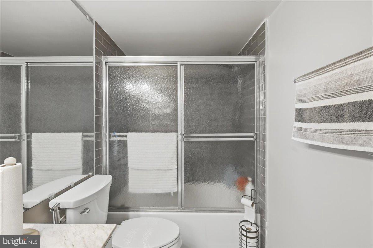 1800 OLD MEADOW RD #1204, MCLEAN, Virginia 22102, 2 Bedrooms Bedrooms, ,2 BathroomsBathrooms,Residential,For sale,1800 OLD MEADOW RD #1204,VAFX2295030 MLS # VAFX2295030