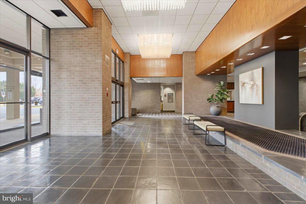 1800 OLD MEADOW RD #1204, MCLEAN, Virginia 22102, 2 Bedrooms Bedrooms, ,2 BathroomsBathrooms,Residential,For sale,1800 OLD MEADOW RD #1204,VAFX2295030 MLS # VAFX2295030