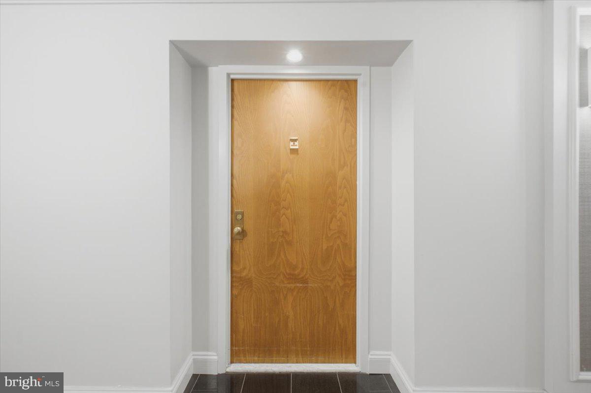 1800 OLD MEADOW RD #1204, MCLEAN, Virginia 22102, 2 Bedrooms Bedrooms, ,2 BathroomsBathrooms,Residential,For sale,1800 OLD MEADOW RD #1204,VAFX2295030 MLS # VAFX2295030