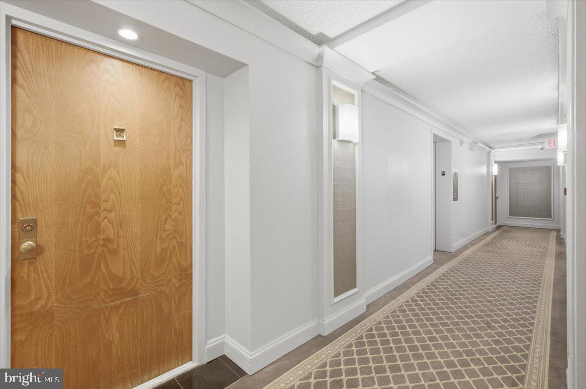 1800 OLD MEADOW RD #1204, MCLEAN, Virginia 22102, 2 Bedrooms Bedrooms, ,2 BathroomsBathrooms,Residential,For sale,1800 OLD MEADOW RD #1204,VAFX2295030 MLS # VAFX2295030