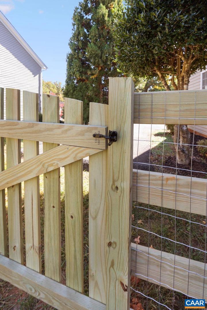 1365 AMBER RIDGE RD, CHARLOTTESVILLE, Virginia 22901, 4 Bedrooms Bedrooms, ,2 BathroomsBathrooms,Residential,For sale,1365 AMBER RIDGE RD,674109 MLS # 674109