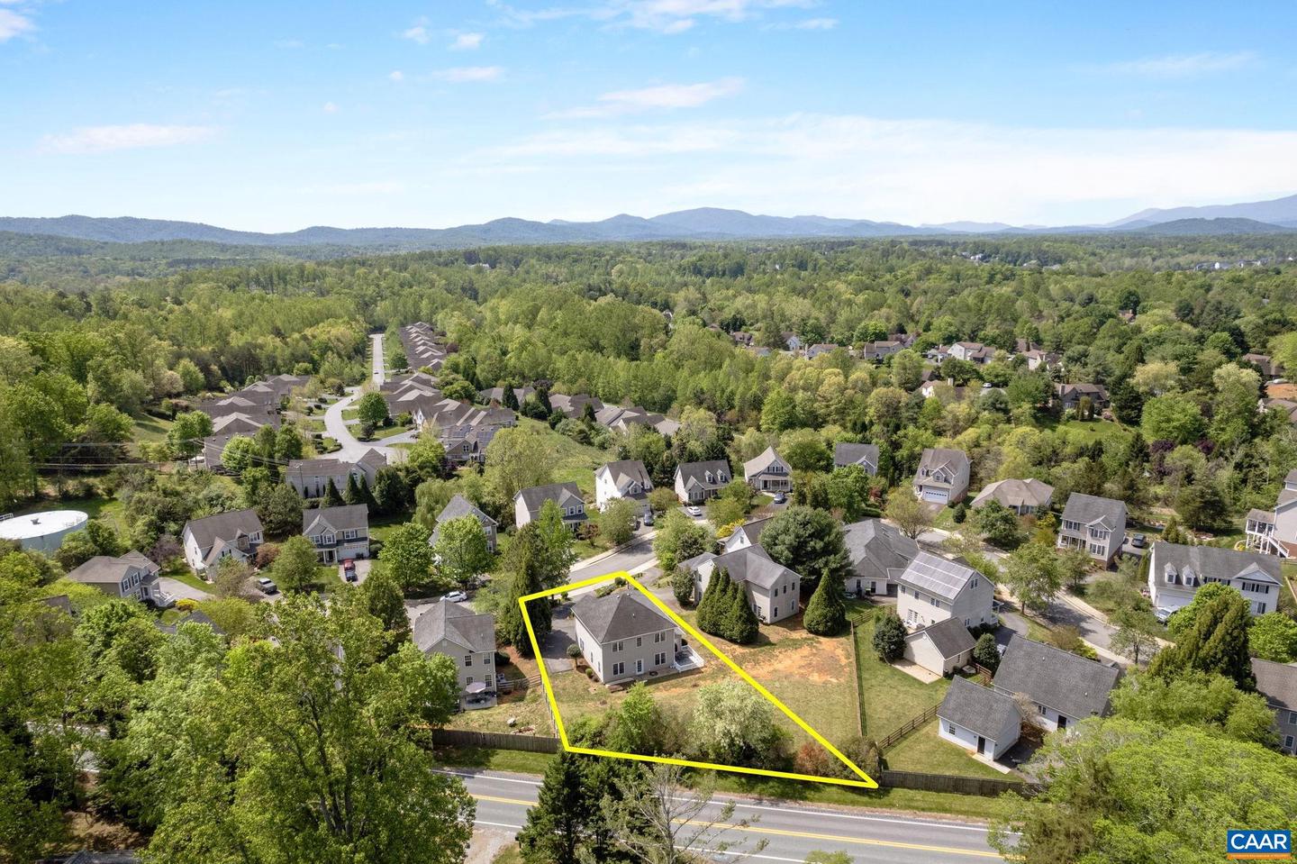 1365 AMBER RIDGE RD, CHARLOTTESVILLE, Virginia 22901, 4 Bedrooms Bedrooms, ,2 BathroomsBathrooms,Residential,For sale,1365 AMBER RIDGE RD,674109 MLS # 674109
