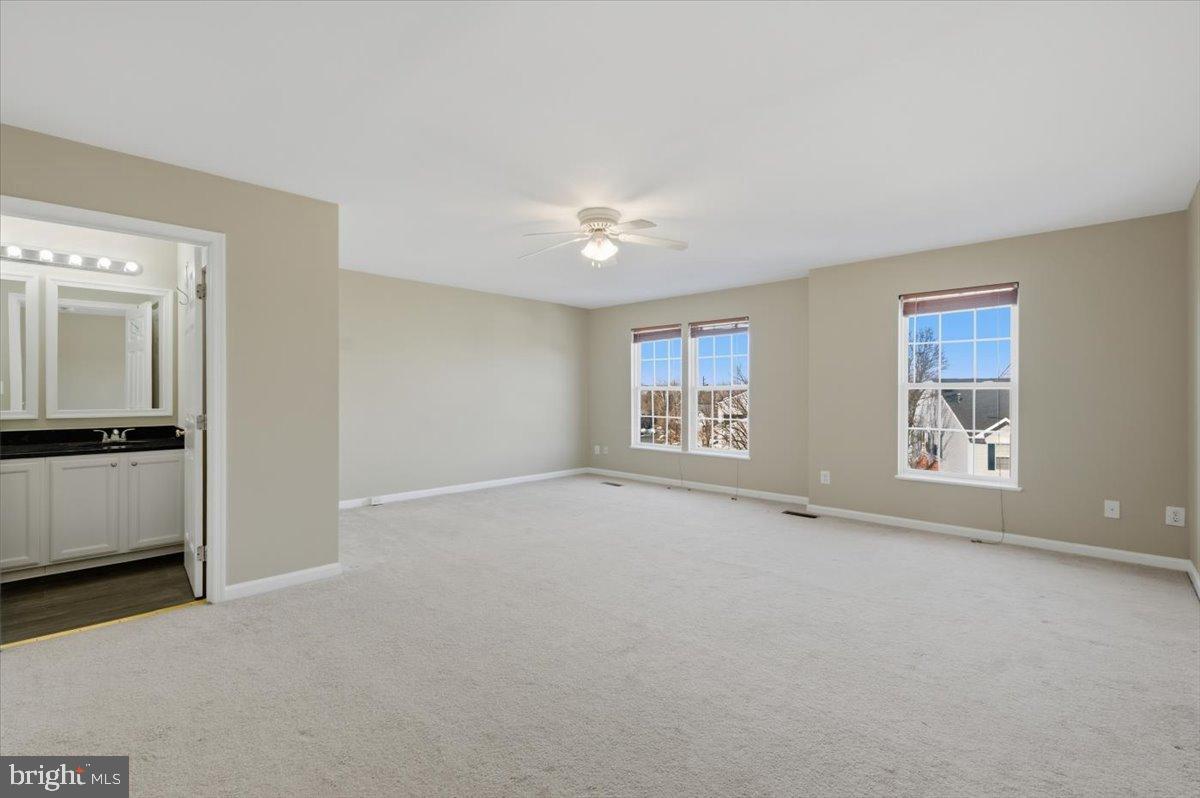 9304 WITCH HAZEL WAY, MANASSAS, Virginia 20110, 3 Bedrooms Bedrooms, 6 Rooms Rooms,2 BathroomsBathrooms,Residential,For sale,9304 WITCH HAZEL WAY,VAMN2010370 MLS # VAMN2010370