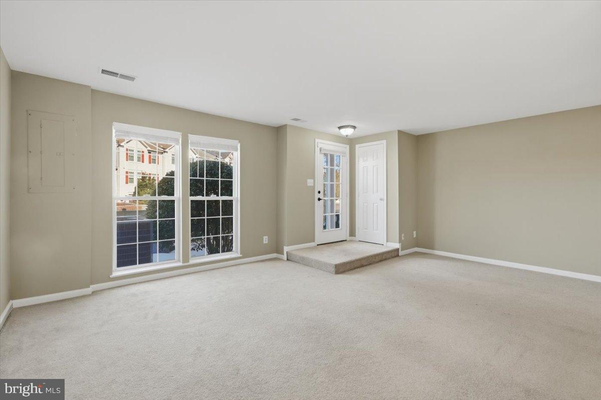 9304 WITCH HAZEL WAY, MANASSAS, Virginia 20110, 3 Bedrooms Bedrooms, 6 Rooms Rooms,2 BathroomsBathrooms,Residential,For sale,9304 WITCH HAZEL WAY,VAMN2010370 MLS # VAMN2010370