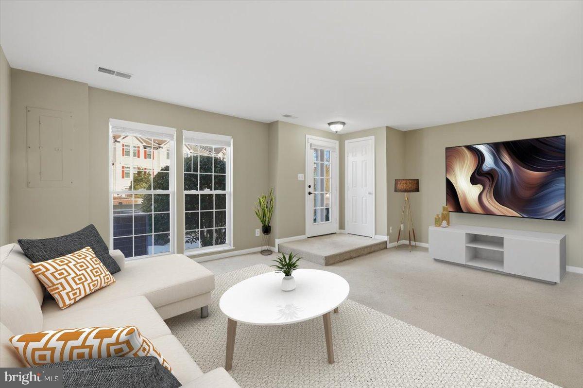 9304 WITCH HAZEL WAY, MANASSAS, Virginia 20110, 3 Bedrooms Bedrooms, 6 Rooms Rooms,2 BathroomsBathrooms,Residential,For sale,9304 WITCH HAZEL WAY,VAMN2010370 MLS # VAMN2010370