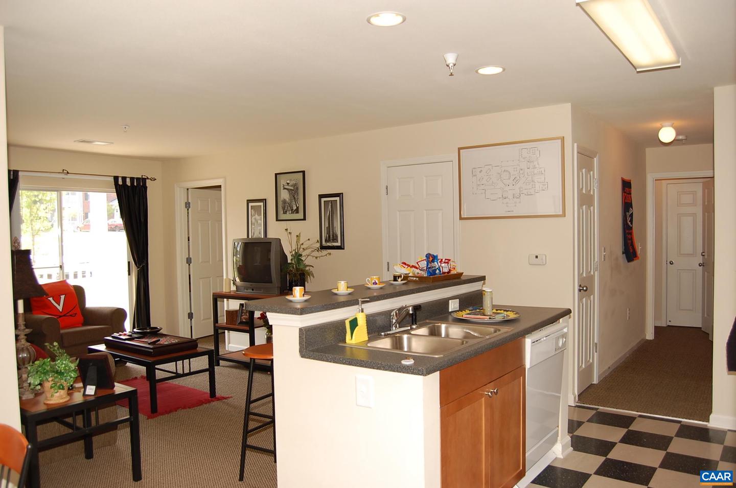 155 YELLOWSTONE DR #002, CHARLOTTESVILLE, Virginia 22903, 3 Bedrooms Bedrooms, ,3 BathroomsBathrooms,Residential,For sale,155 YELLOWSTONE DR #002,674119 MLS # 674119 155 YELLOWSTONE DR #002, CHARLOTTESVILLE, Virginia 22903, 3 Bedrooms Bedrooms, ,3 BathroomsBathrooms,Residential,For sale,155 YELLOWSTONE DR #002,674119 MLS # 674119