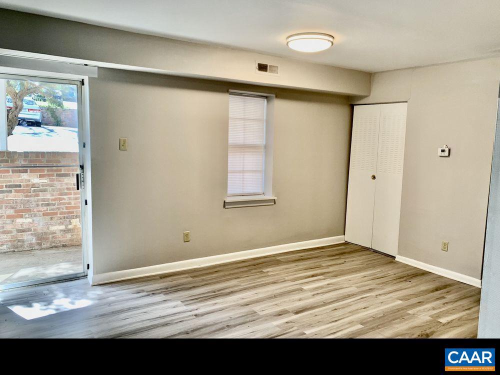 545 BURGOYNE RD #5, CHARLOTTESVILLE, Virginia 22901, 1 Bedroom Bedrooms, ,1 BathroomBathrooms,Residential,For sale,545 BURGOYNE RD #5,674124 MLS # 674124