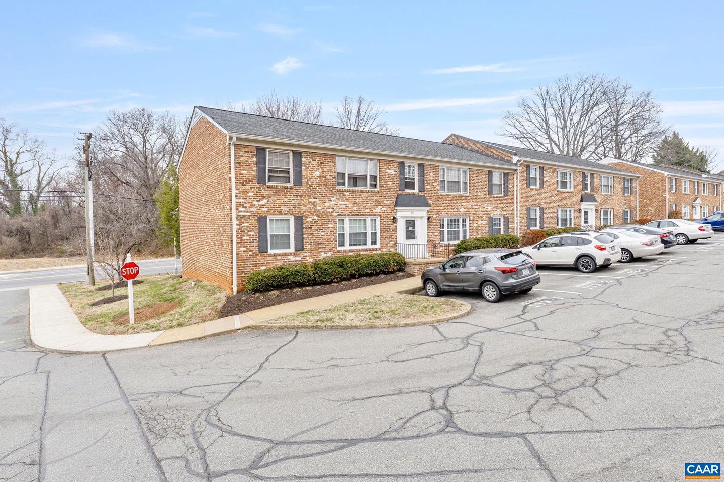 133 HESSIAN HILLS CIR #1, CHARLOTTESVILLE, Virginia 22901, 2 Bedrooms Bedrooms, ,1 BathroomBathrooms,Residential,For sale,133 HESSIAN HILLS CIR #1,674125 MLS # 674125