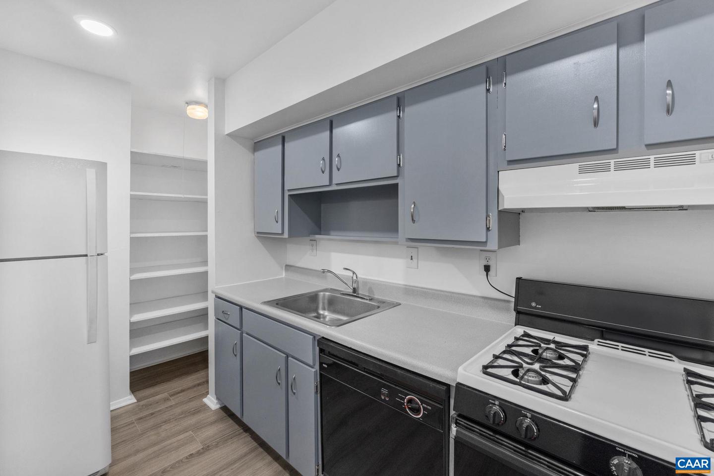 133 HESSIAN HILLS CIR #1, CHARLOTTESVILLE, Virginia 22901, 2 Bedrooms Bedrooms, ,1 BathroomBathrooms,Residential,For sale,133 HESSIAN HILLS CIR #1,674125 MLS # 674125