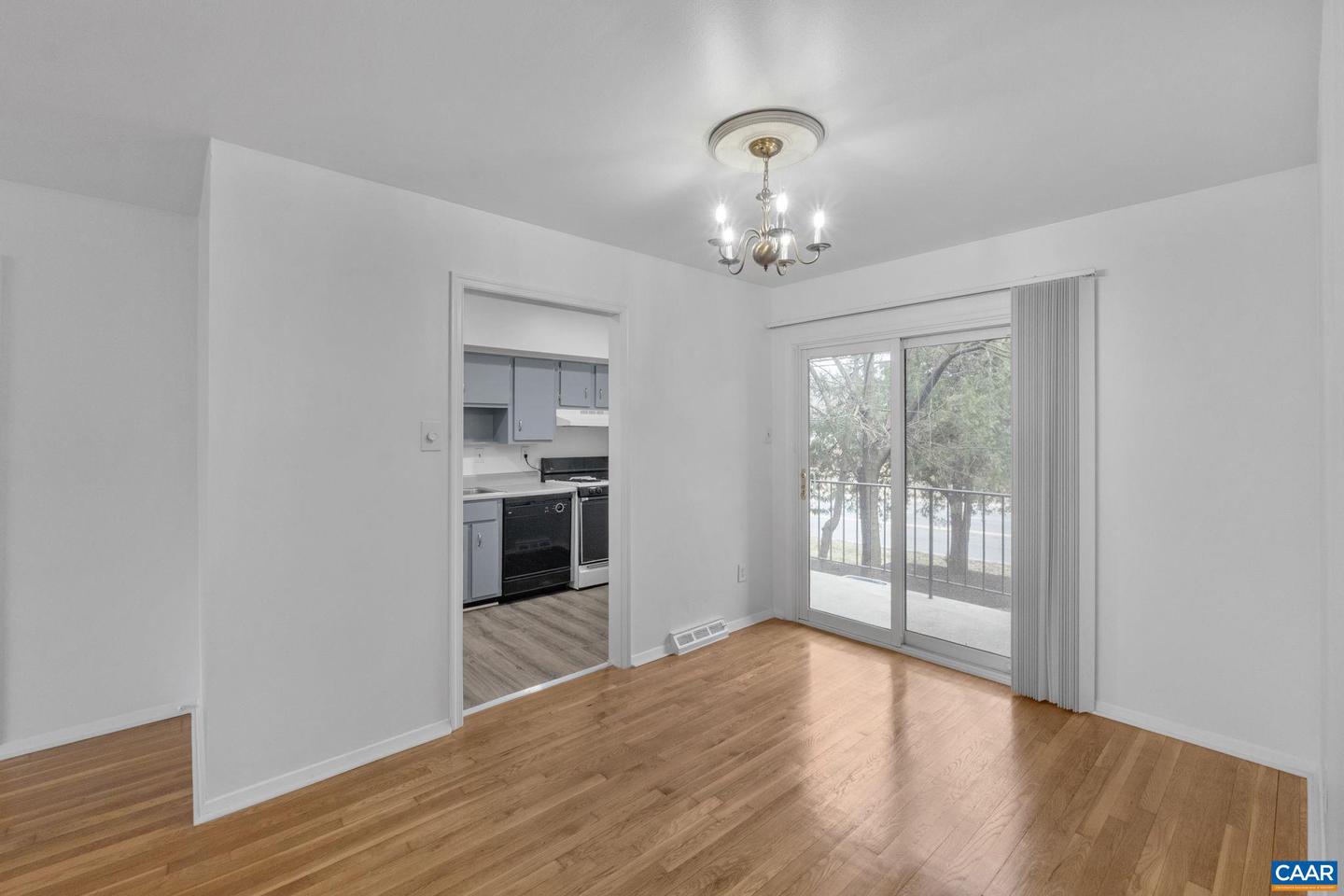 133 HESSIAN HILLS CIR #1, CHARLOTTESVILLE, Virginia 22901, 2 Bedrooms Bedrooms, ,1 BathroomBathrooms,Residential,For sale,133 HESSIAN HILLS CIR #1,674125 MLS # 674125