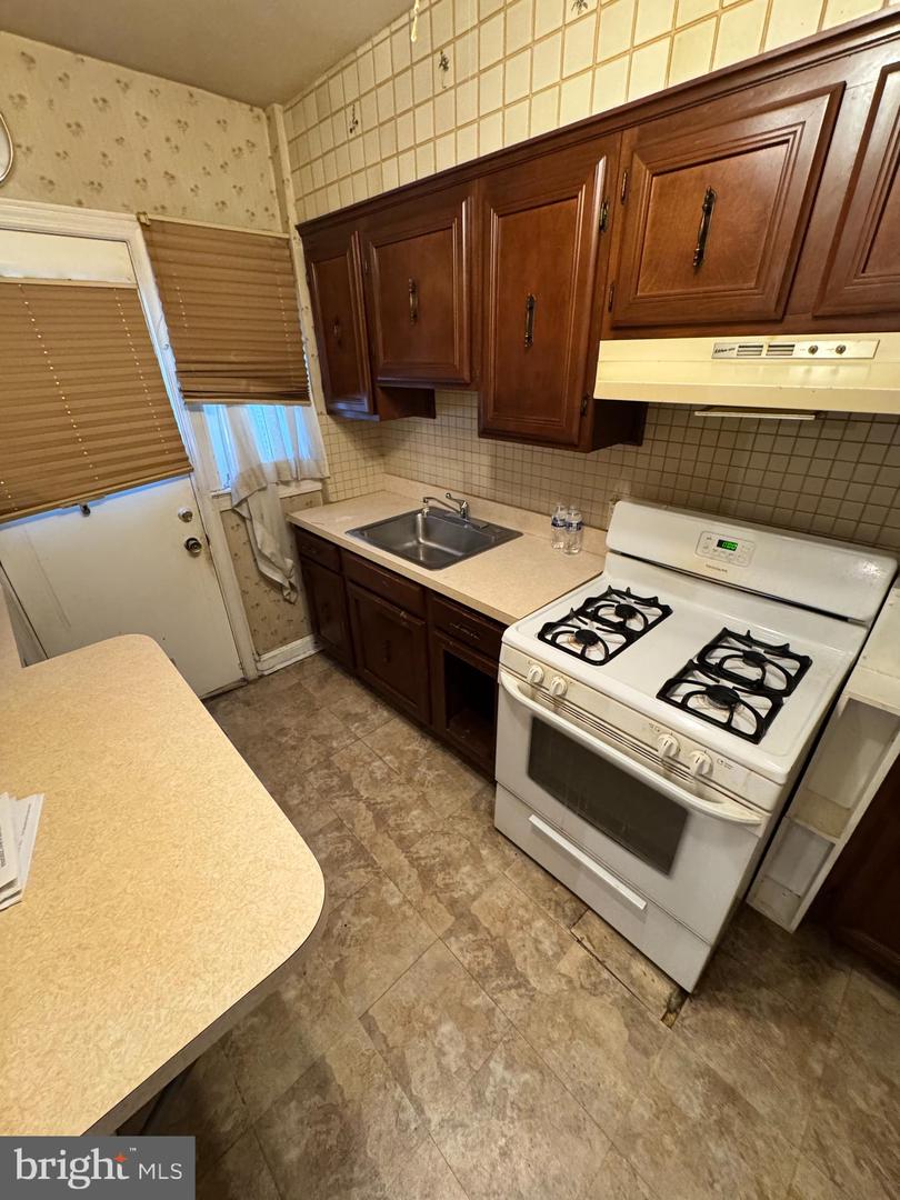 44 CRITTENDEN ST NE, WASHINGTON, District Of Columbia 20011, 3 Bedrooms Bedrooms, ,2 BathroomsBathrooms,Residential,For sale,44 CRITTENDEN ST NE,DCDC2249680 MLS # DCDC2249680