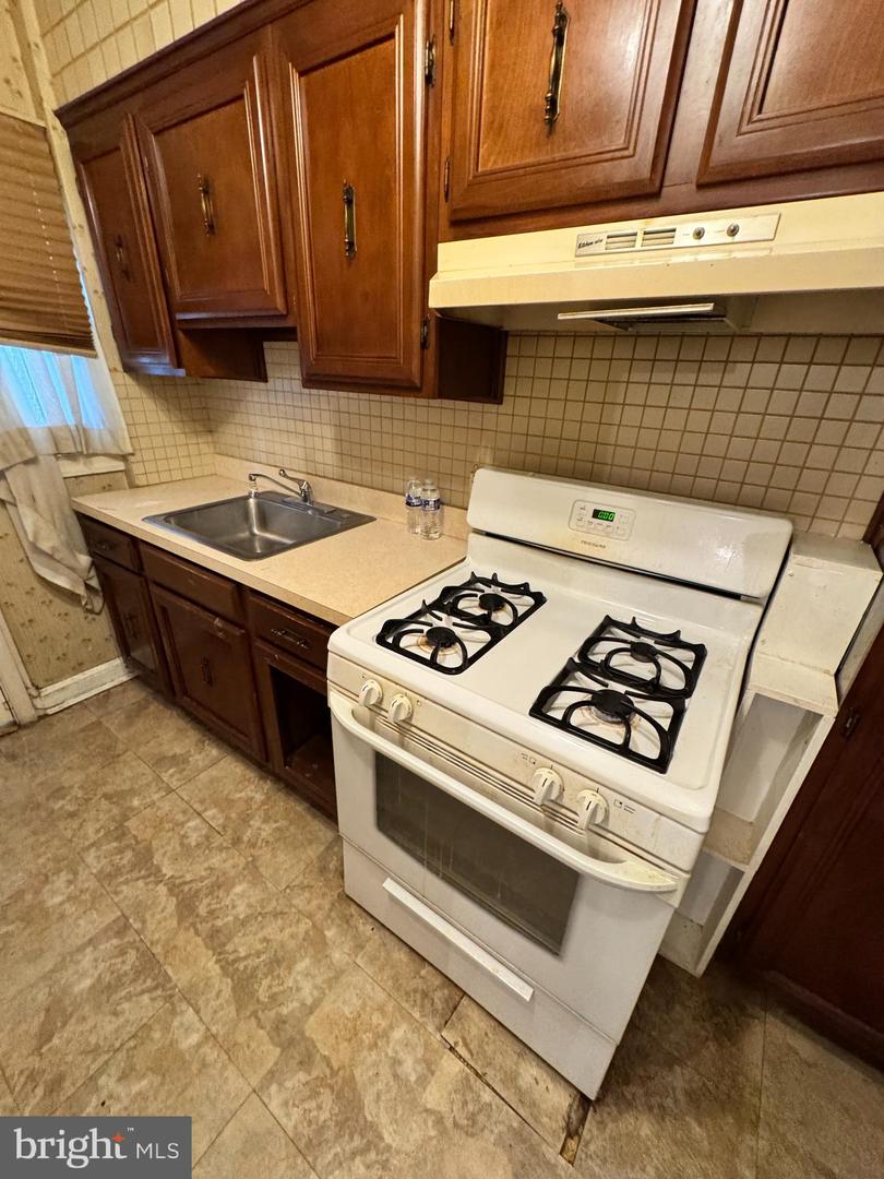 44 CRITTENDEN ST NE, WASHINGTON, District Of Columbia 20011, 3 Bedrooms Bedrooms, ,2 BathroomsBathrooms,Residential,For sale,44 CRITTENDEN ST NE,DCDC2249680 MLS # DCDC2249680