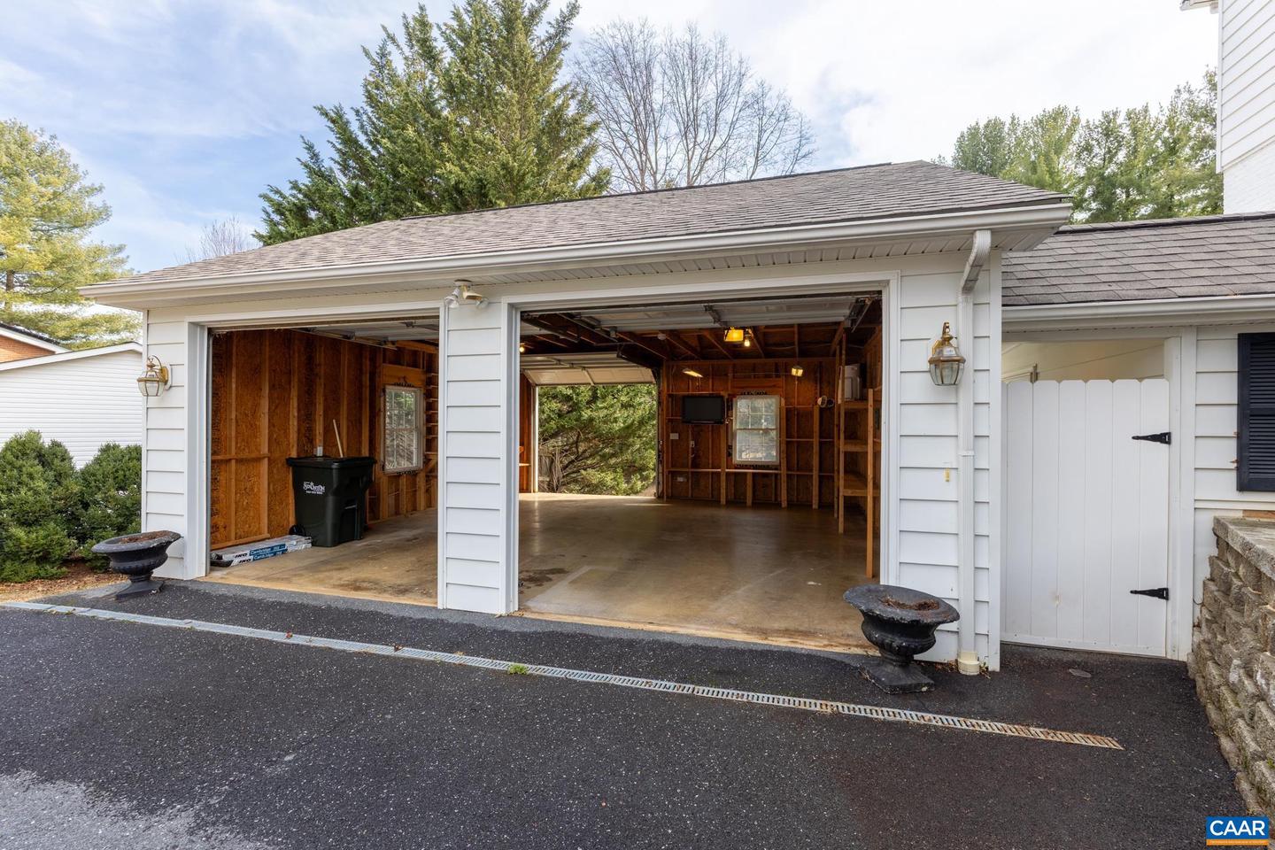 303 COPELAND DR, STAUNTON, Virginia 24401, 3 Bedrooms Bedrooms, ,2 BathroomsBathrooms,Residential,For sale,303 COPELAND DR,674131 MLS # 674131