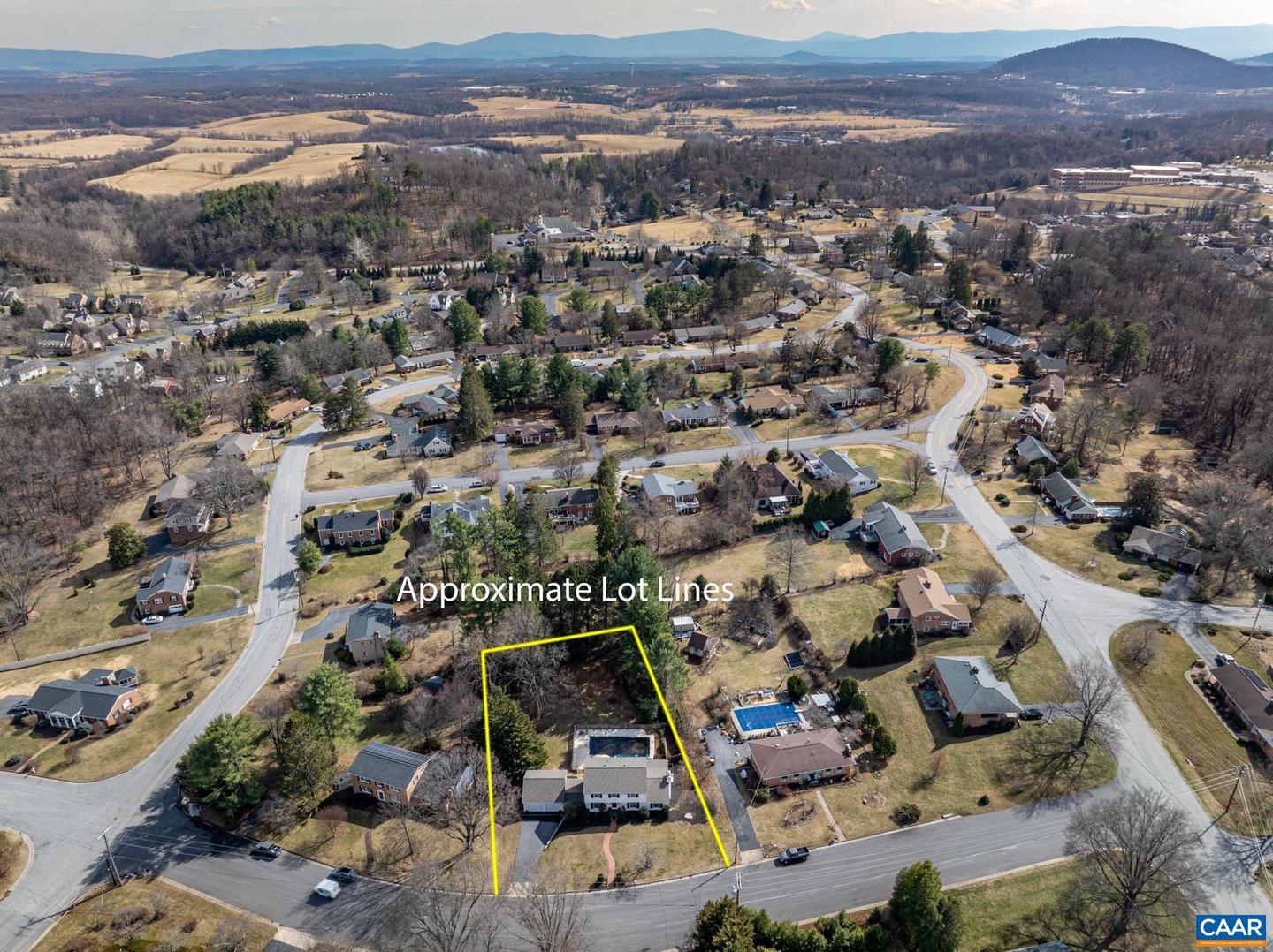 303 COPELAND DR, STAUNTON, Virginia 24401, 3 Bedrooms Bedrooms, ,2 BathroomsBathrooms,Residential,For sale,303 COPELAND DR,674131 MLS # 674131