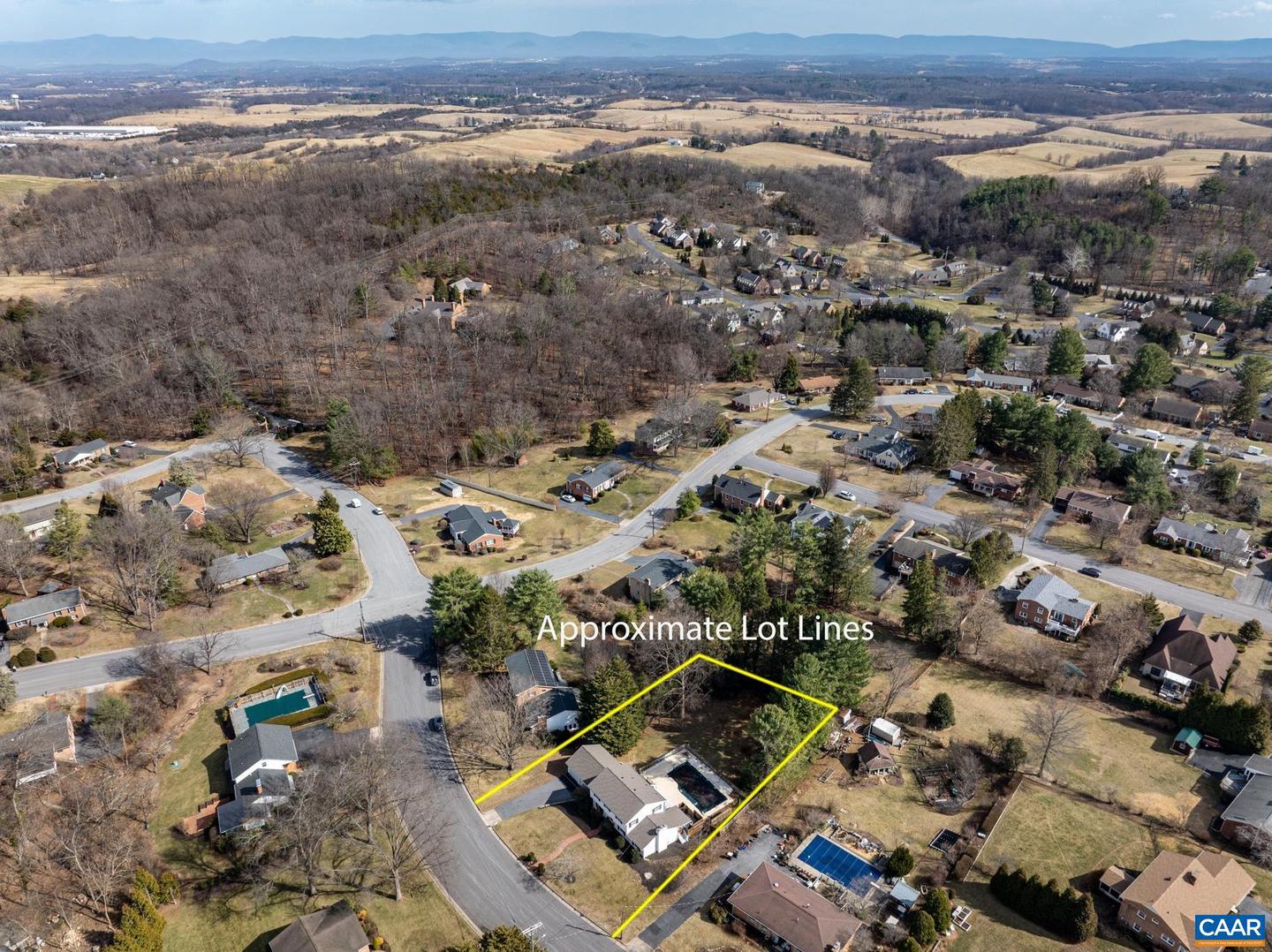 303 COPELAND DR, STAUNTON, Virginia 24401, 3 Bedrooms Bedrooms, ,2 BathroomsBathrooms,Residential,For sale,303 COPELAND DR,674131 MLS # 674131