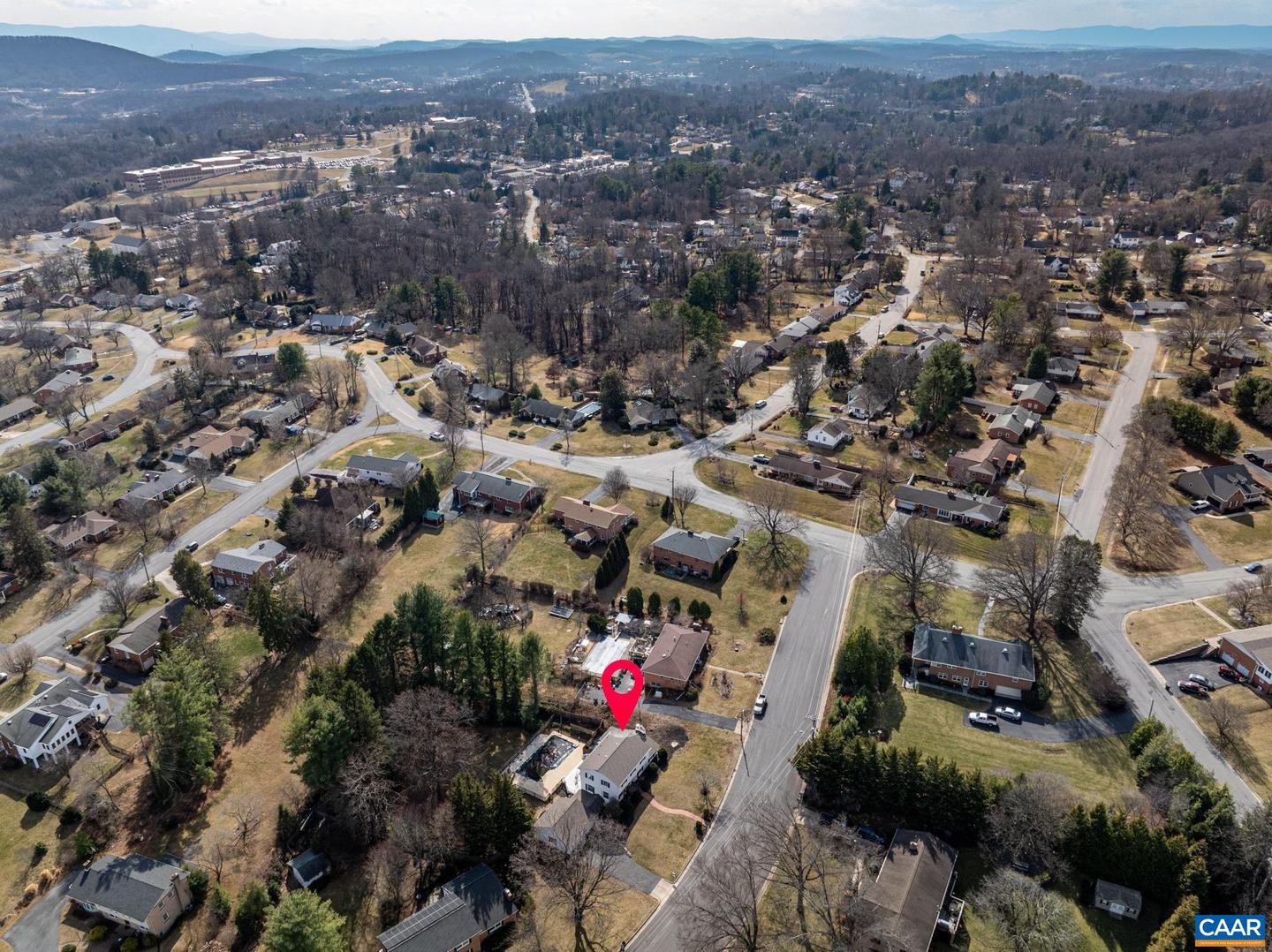 303 COPELAND DR, STAUNTON, Virginia 24401, 3 Bedrooms Bedrooms, ,2 BathroomsBathrooms,Residential,For sale,303 COPELAND DR,674131 MLS # 674131