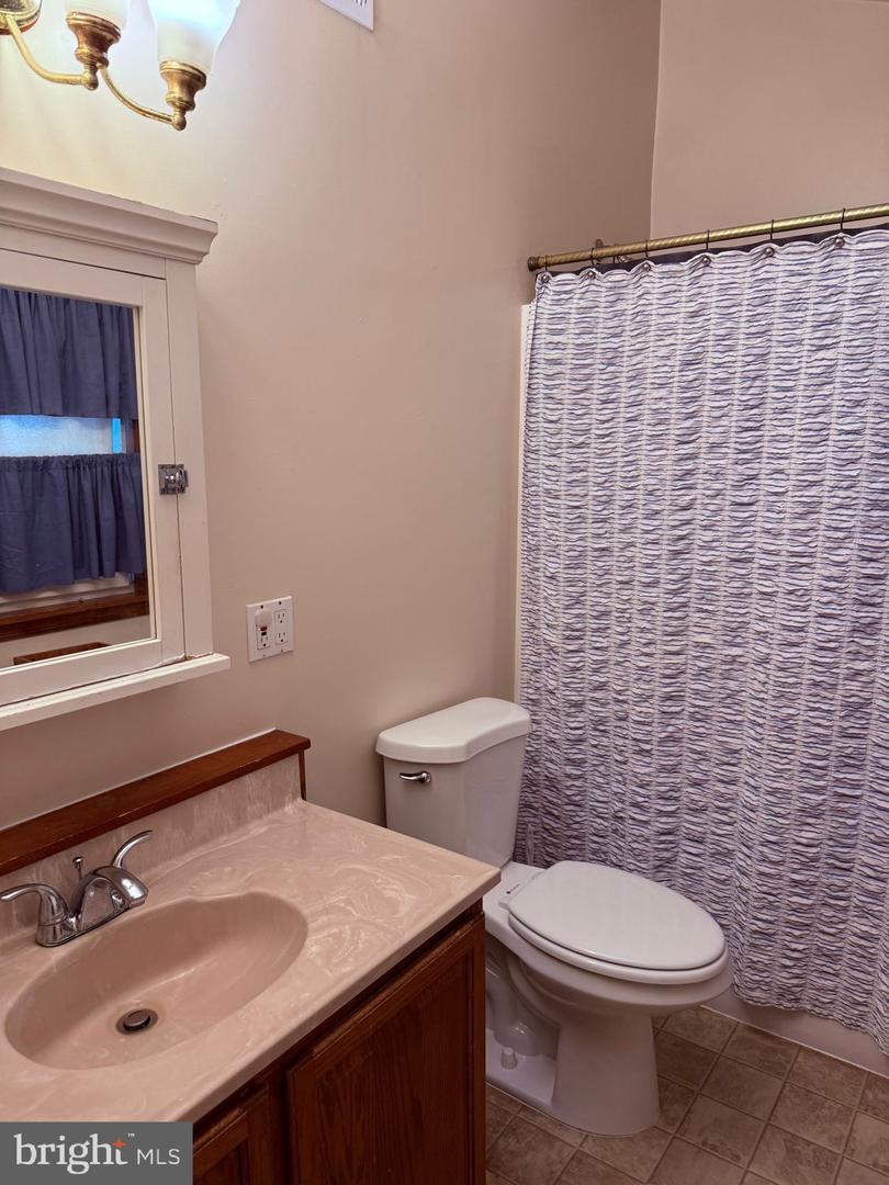 18318 SHARON RD, TRIANGLE, Virginia 22172, 3 Bedrooms Bedrooms, ,2 BathroomsBathrooms,Residential,For sale,18318 SHARON RD,VAPW2114292 MLS # VAPW2114292