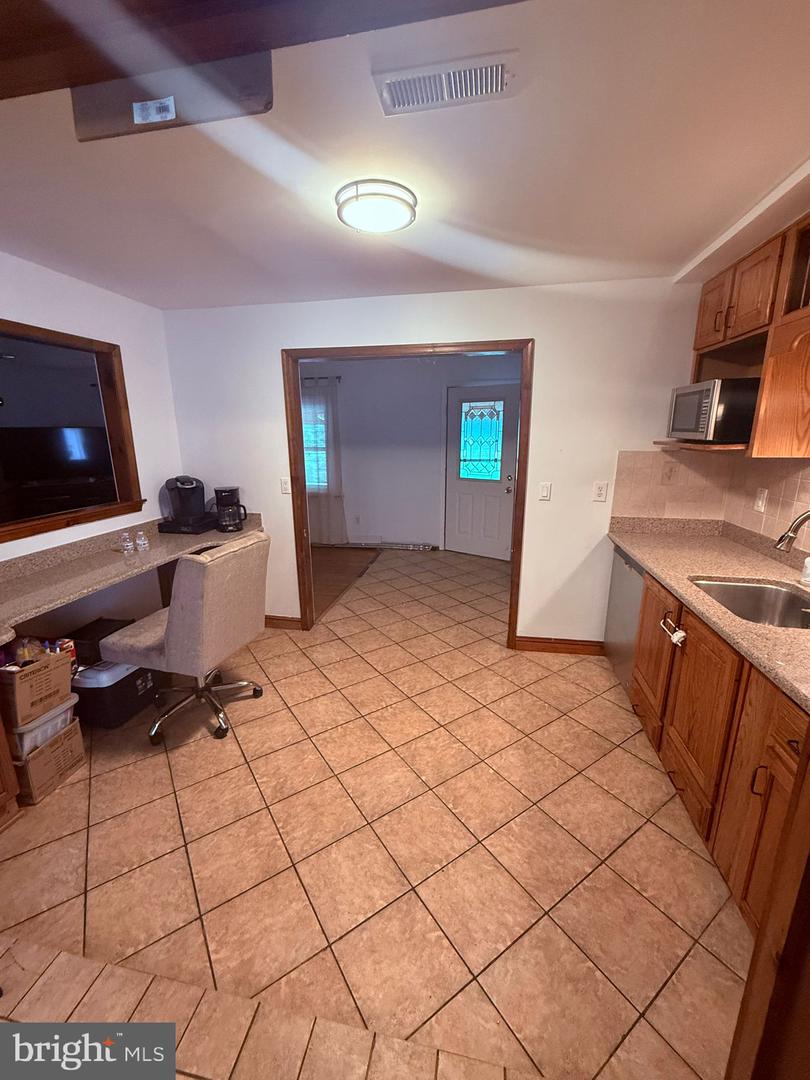 18318 SHARON RD, TRIANGLE, Virginia 22172, 3 Bedrooms Bedrooms, ,2 BathroomsBathrooms,Residential,For sale,18318 SHARON RD,VAPW2114292 MLS # VAPW2114292