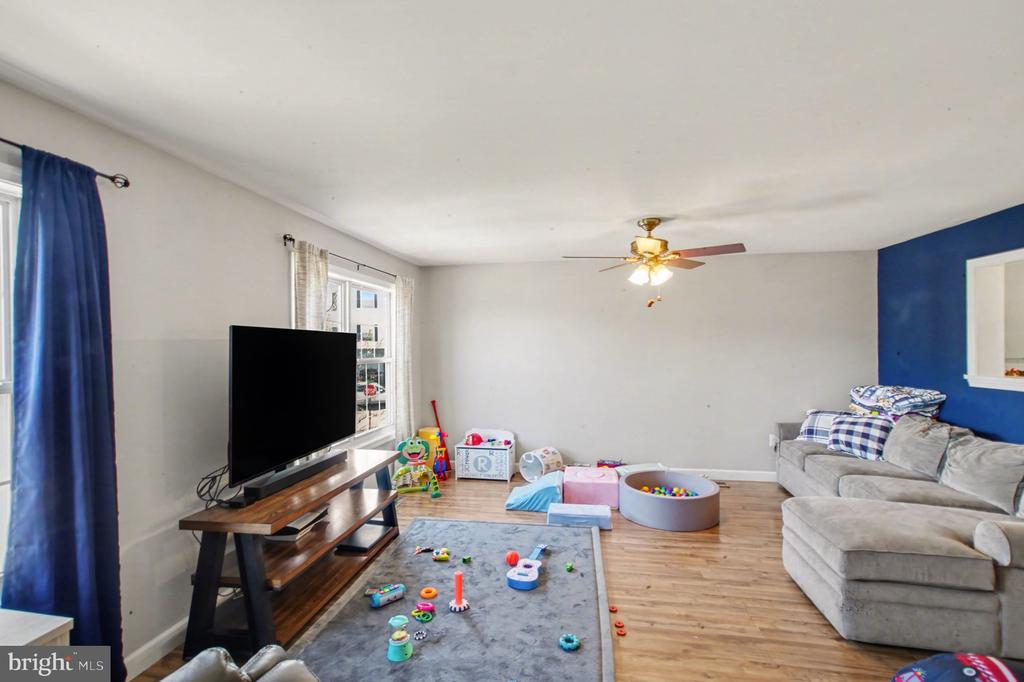 46 MORTON RIDGE, WARRENTON, Virginia 20186, 3 Bedrooms Bedrooms, ,2 BathroomsBathrooms,Residential,46 MORTON RIDGE,VAFQ2020854 MLS # VAFQ2020854