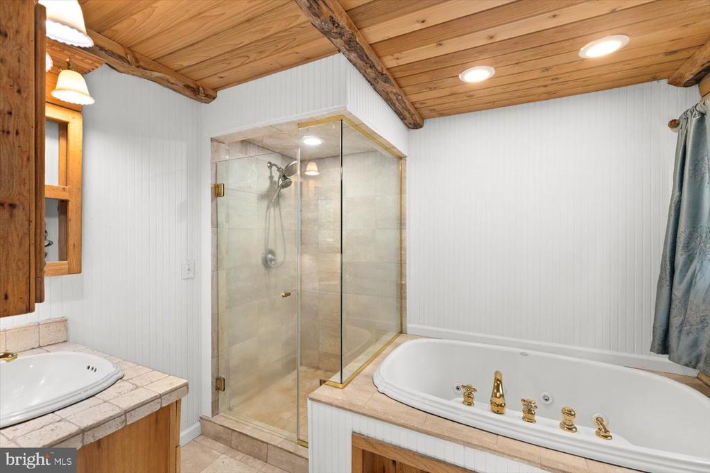 12905 SPOTSWOOD FURNACE RD, FREDERICKSBURG, Virginia 22407, 3 Bedrooms Bedrooms, ,2 BathroomsBathrooms,Residential,12905 SPOTSWOOD FURNACE RD,VASP2036848 MLS # VASP2036848