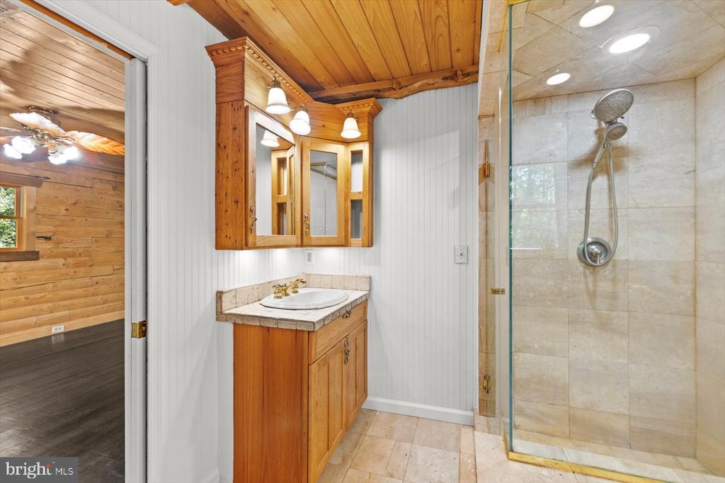 12905 SPOTSWOOD FURNACE RD, FREDERICKSBURG, Virginia 22407, 3 Bedrooms Bedrooms, ,2 BathroomsBathrooms,Residential,12905 SPOTSWOOD FURNACE RD,VASP2036848 MLS # VASP2036848