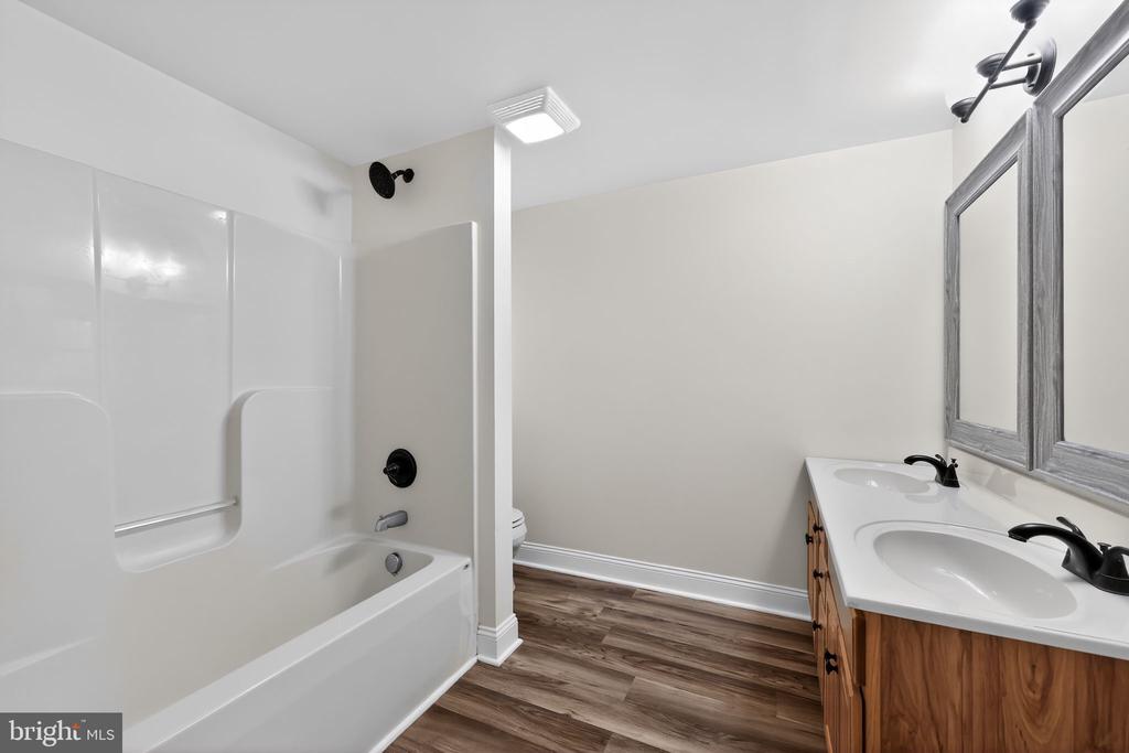 311 HOLLY GROVE CT, BUMPASS, Virginia 23024, 3 Bedrooms Bedrooms, ,2 BathroomsBathrooms,Residential,311 HOLLY GROVE CT,VALA2009264 MLS # VALA2009264