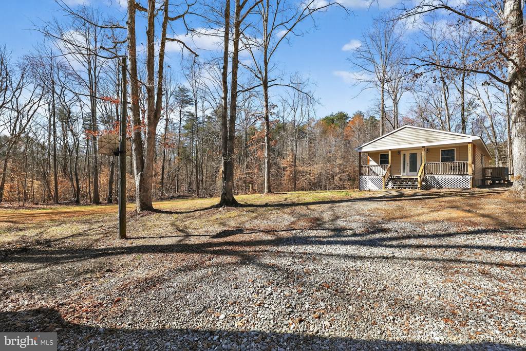 311 HOLLY GROVE CT, BUMPASS, Virginia 23024, 3 Bedrooms Bedrooms, ,2 BathroomsBathrooms,Residential,311 HOLLY GROVE CT,VALA2009264 MLS # VALA2009264