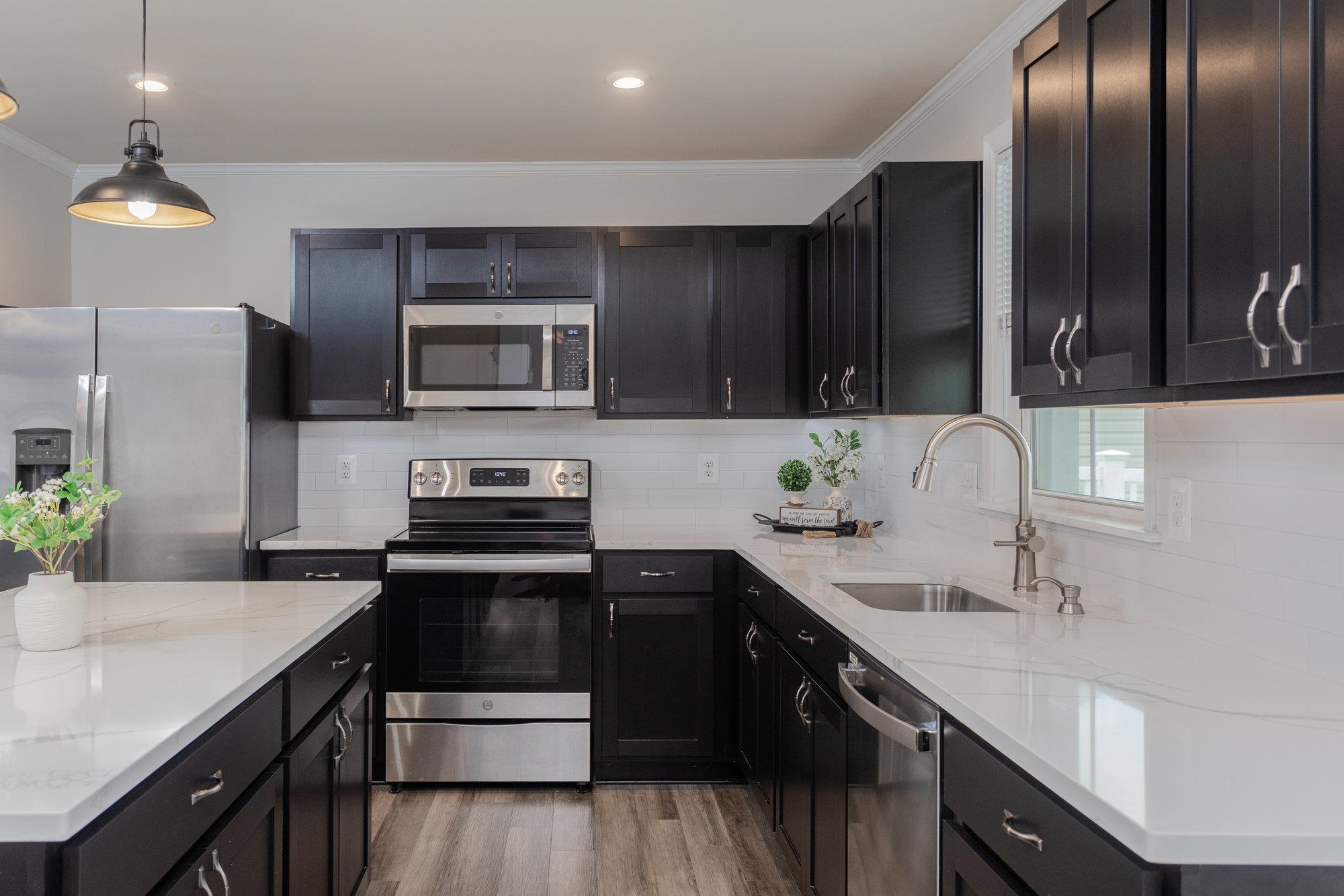 919 MACON AVE, GROTTOES, Virginia 24441, 4 Bedrooms Bedrooms, ,2 BathroomsBathrooms,Residential,919 MACON AVE,668309 MLS # 668309