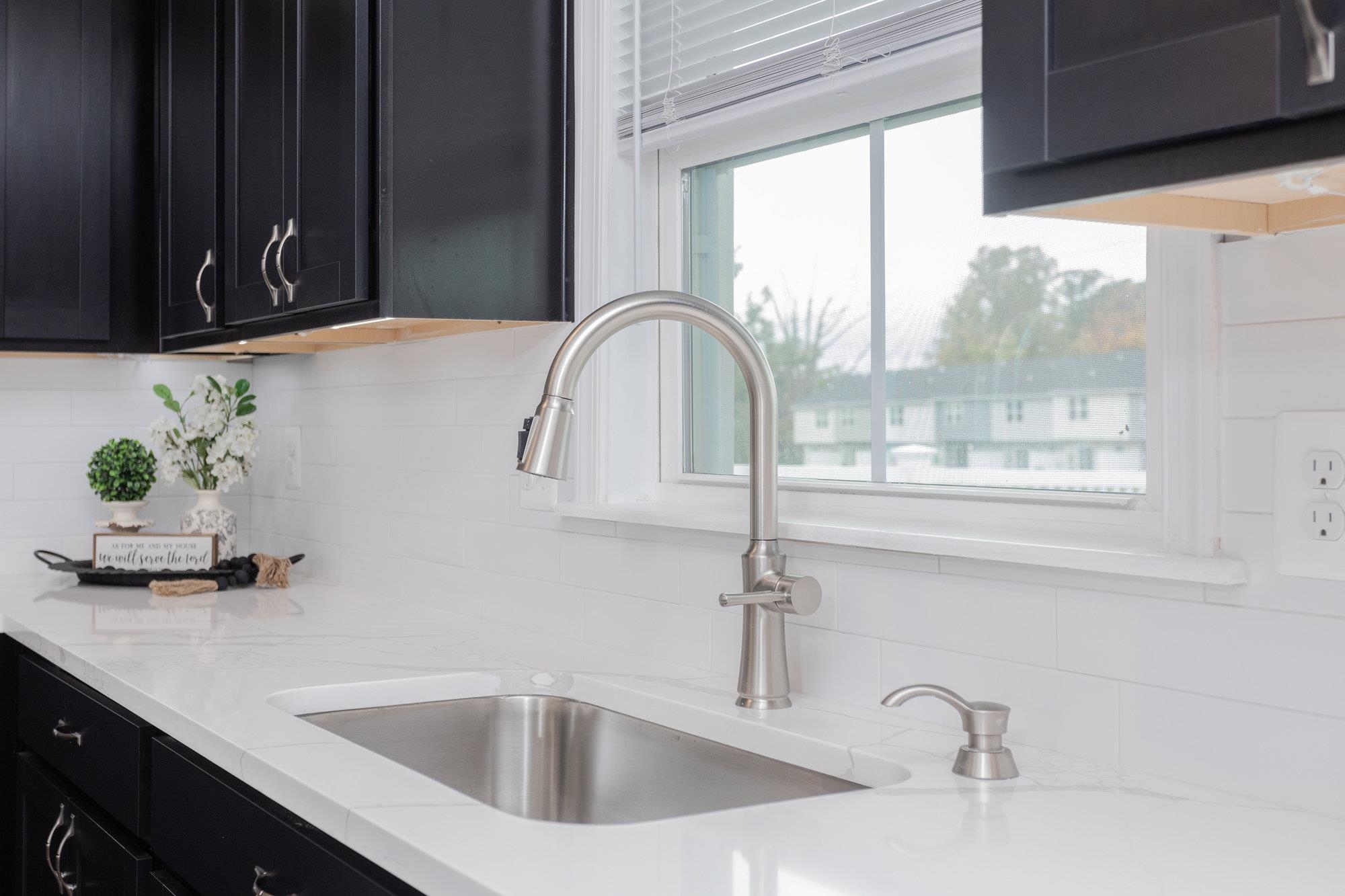 919 MACON AVE, GROTTOES, Virginia 24441, 4 Bedrooms Bedrooms, ,2 BathroomsBathrooms,Residential,919 MACON AVE,668309 MLS # 668309