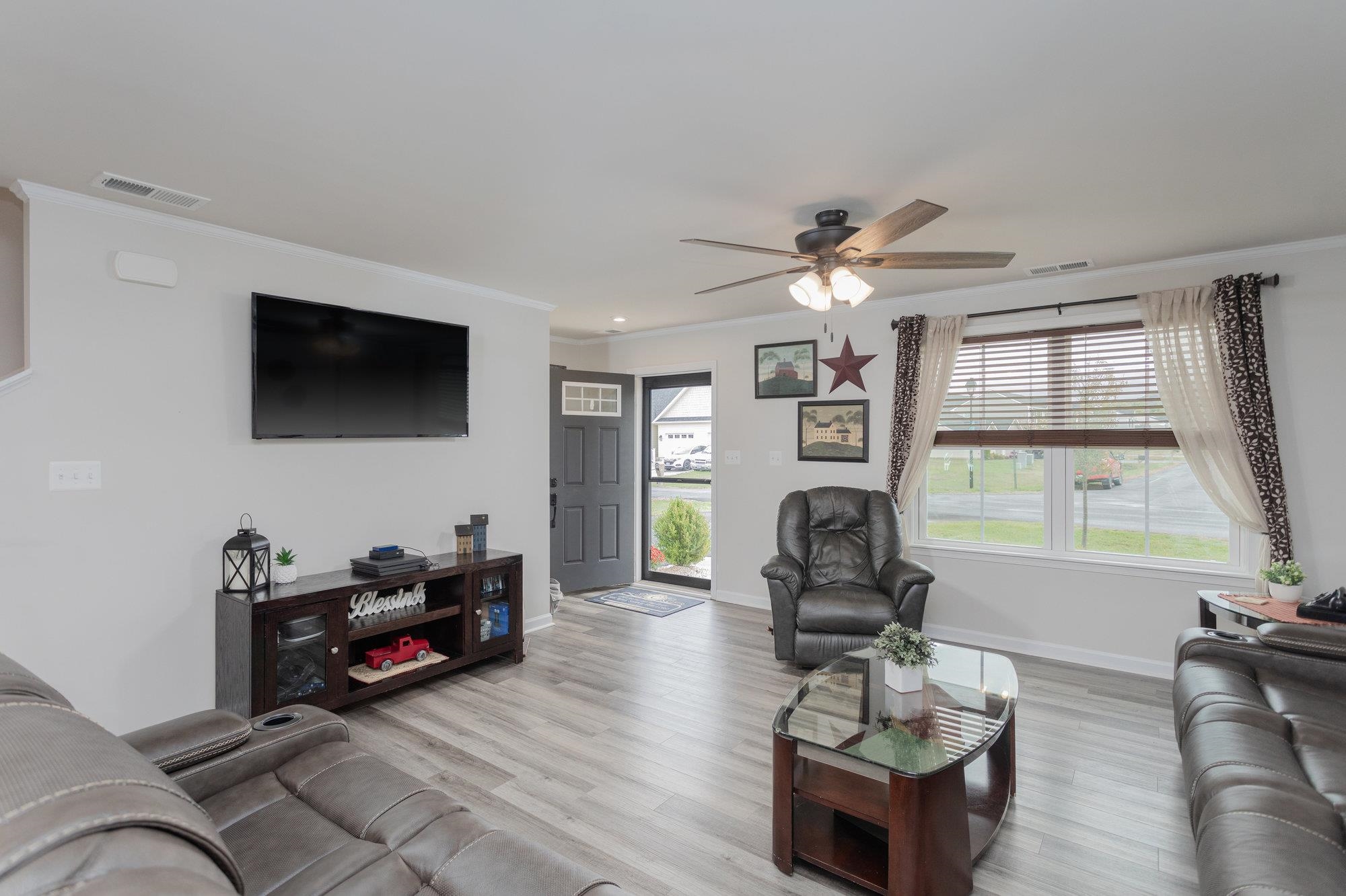 919 MACON AVE, GROTTOES, Virginia 24441, 4 Bedrooms Bedrooms, ,2 BathroomsBathrooms,Residential,919 MACON AVE,668309 MLS # 668309