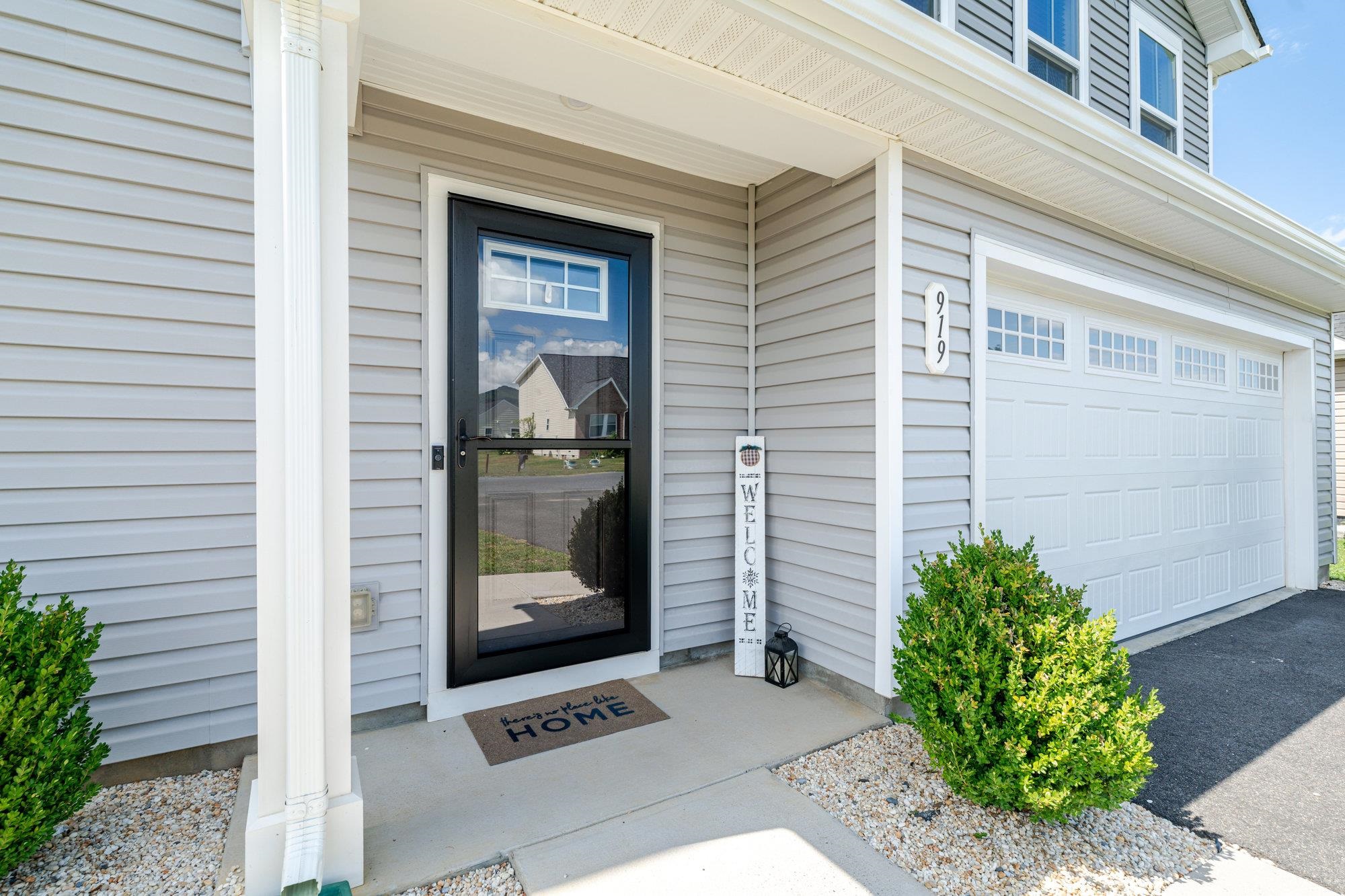 919 MACON AVE, GROTTOES, Virginia 24441, 4 Bedrooms Bedrooms, ,2 BathroomsBathrooms,Residential,919 MACON AVE,668309 MLS # 668309