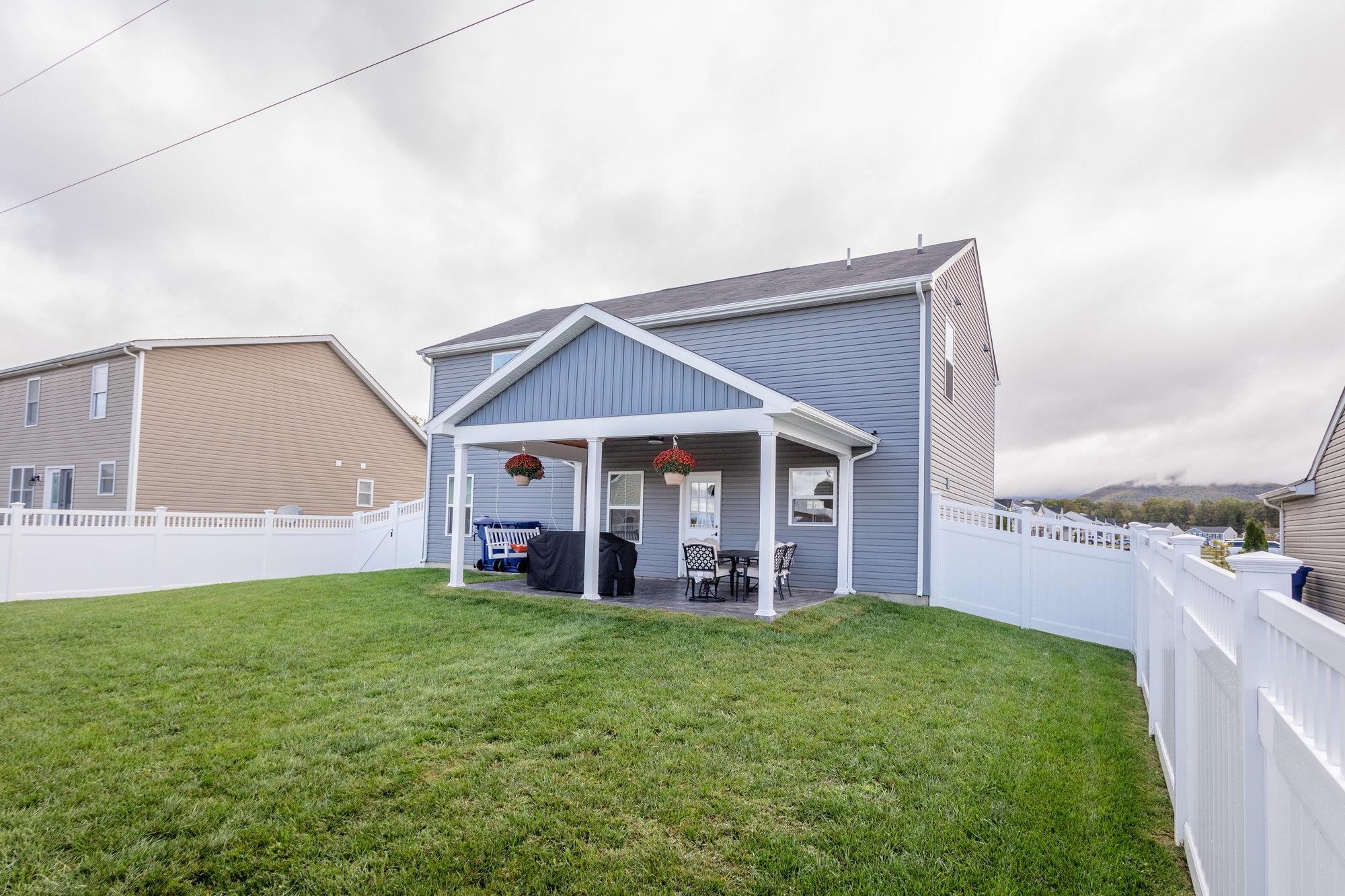 919 MACON AVE, GROTTOES, Virginia 24441, 4 Bedrooms Bedrooms, ,2 BathroomsBathrooms,Residential,919 MACON AVE,668309 MLS # 668309