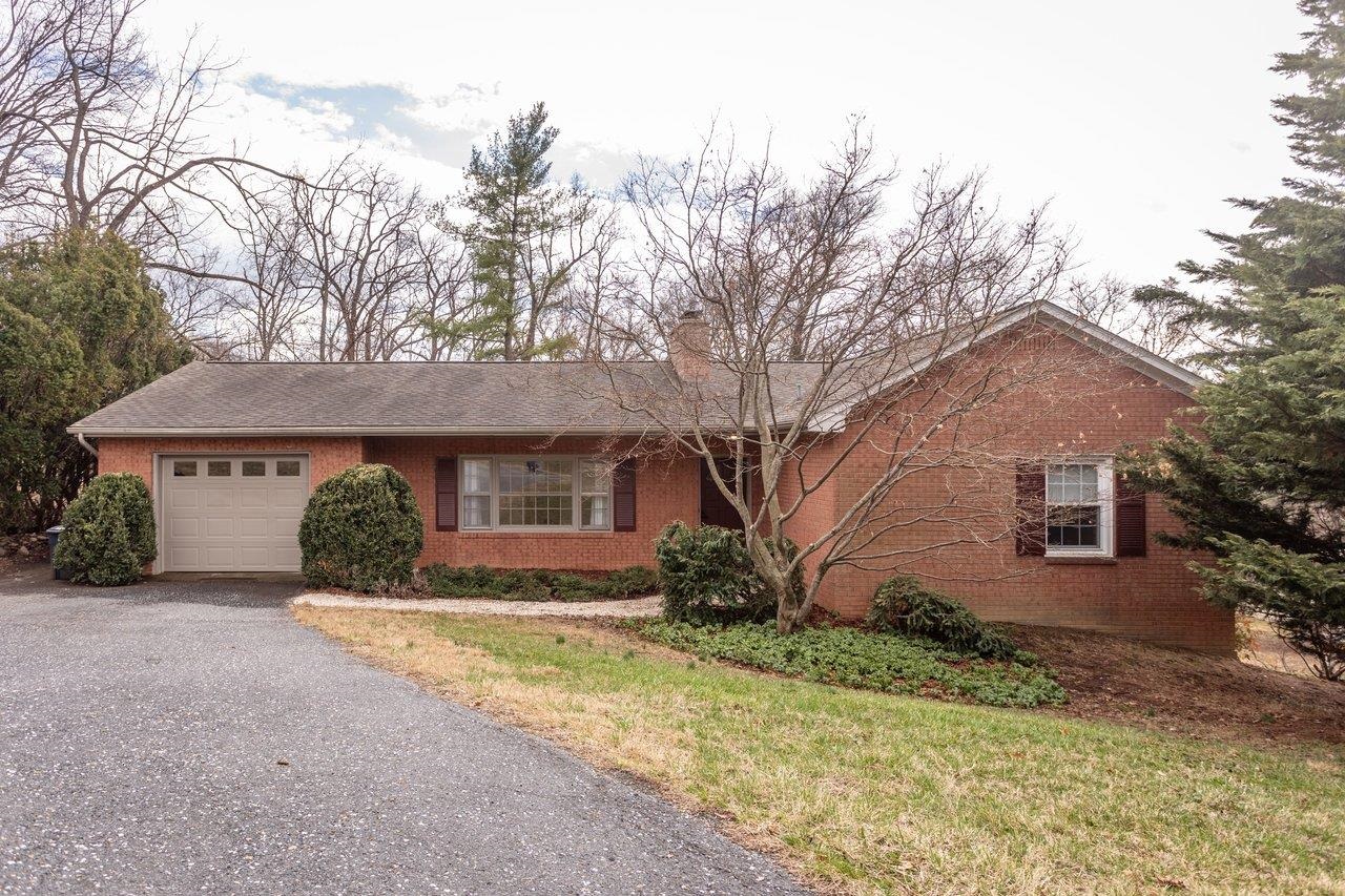 1186 NELSON DR, HARRISONBURG, Virginia 22801, 4 Bedrooms Bedrooms, ,2 BathroomsBathrooms,Residential,1186 NELSON DR,674162 MLS # 674162