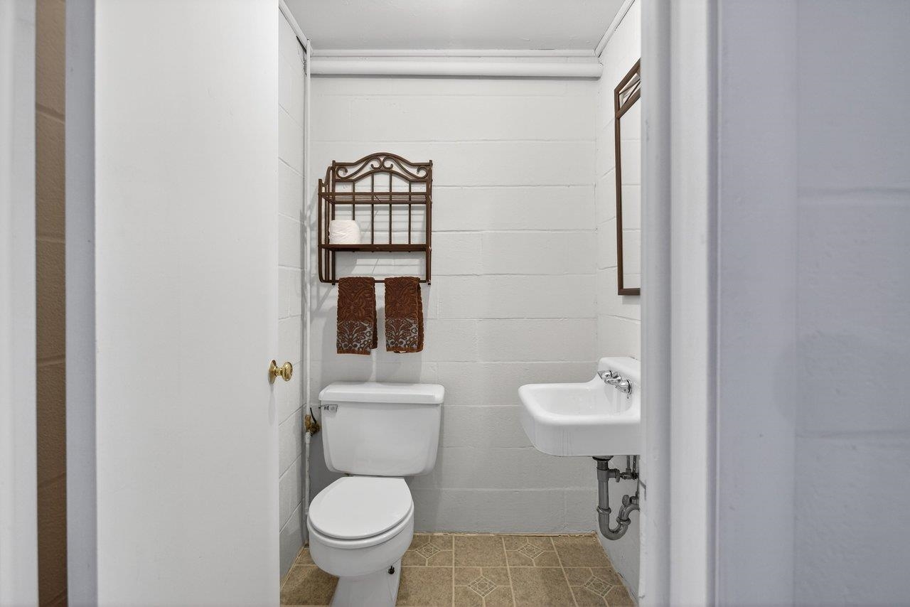 1186 NELSON DR, HARRISONBURG, Virginia 22801, 4 Bedrooms Bedrooms, ,2 BathroomsBathrooms,Residential,1186 NELSON DR,674162 MLS # 674162