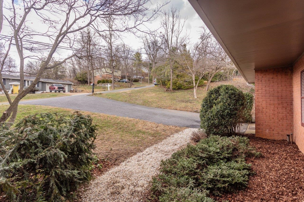 1186 NELSON DR, HARRISONBURG, Virginia 22801, 4 Bedrooms Bedrooms, ,2 BathroomsBathrooms,Residential,1186 NELSON DR,674162 MLS # 674162