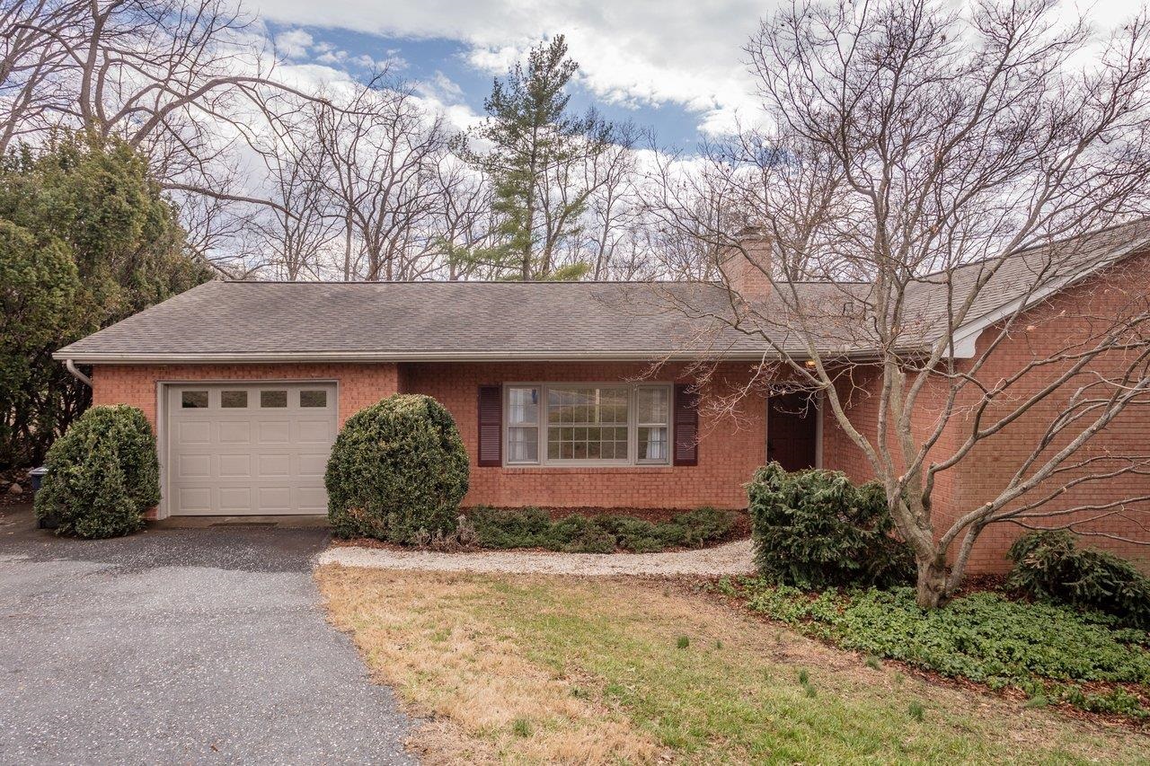 1186 NELSON DR, HARRISONBURG, Virginia 22801, 4 Bedrooms Bedrooms, ,2 BathroomsBathrooms,Residential,1186 NELSON DR,674162 MLS # 674162