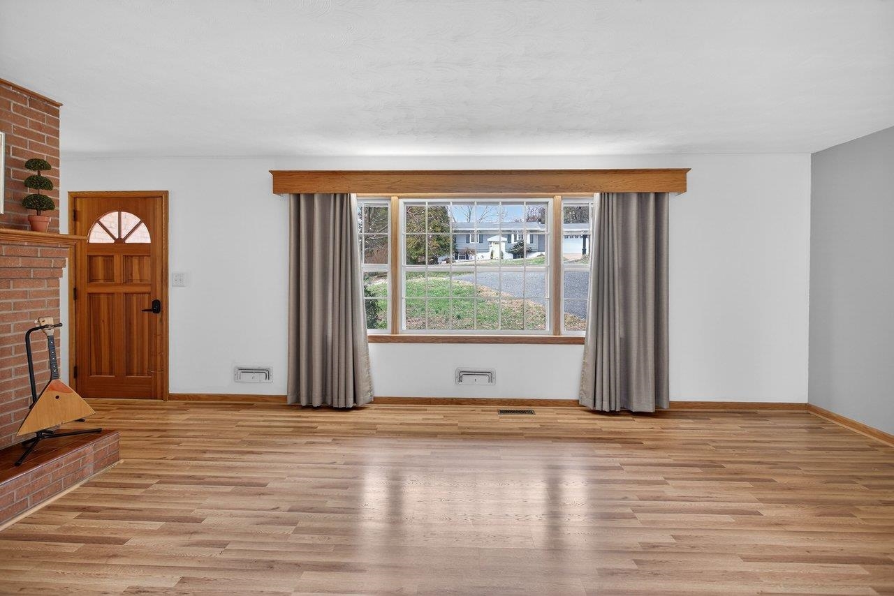 1186 NELSON DR, HARRISONBURG, Virginia 22801, 4 Bedrooms Bedrooms, ,2 BathroomsBathrooms,Residential,1186 NELSON DR,674162 MLS # 674162