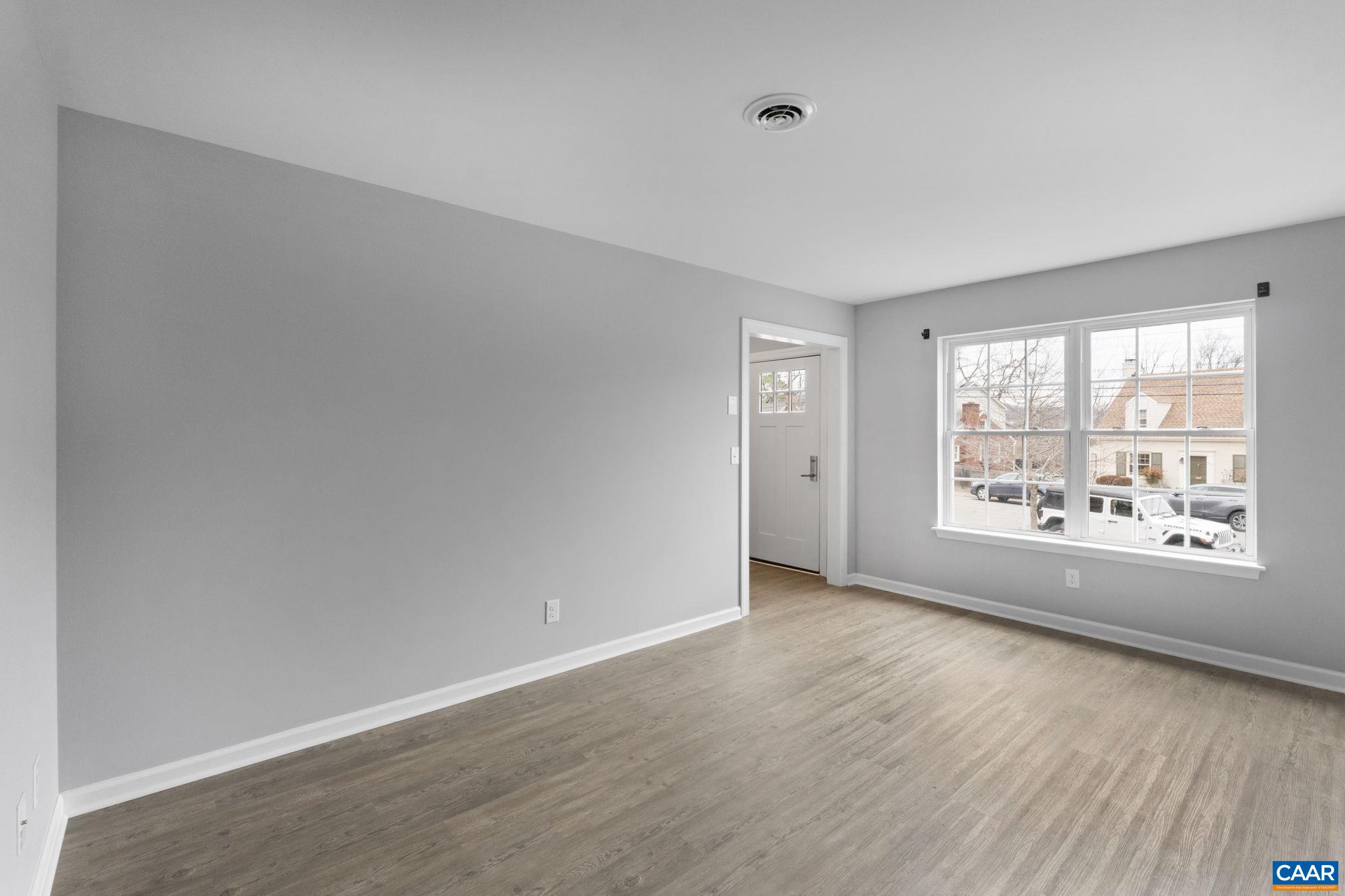 827 SAINT CLAIR AVE, CHARLOTTESVILLE, Virginia 22902, 6 Bedrooms Bedrooms, ,2 BathroomsBathrooms,Residential,827 SAINT CLAIR AVE,674165 MLS # 674165