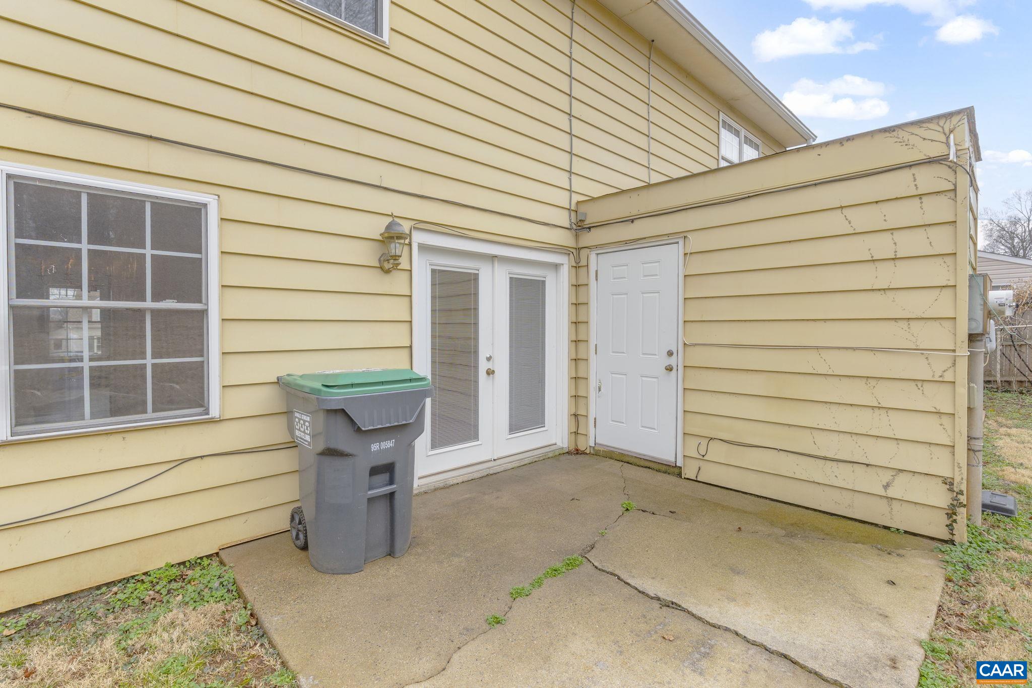 827 SAINT CLAIR AVE, CHARLOTTESVILLE, Virginia 22902, 6 Bedrooms Bedrooms, ,2 BathroomsBathrooms,Residential,827 SAINT CLAIR AVE,674165 MLS # 674165