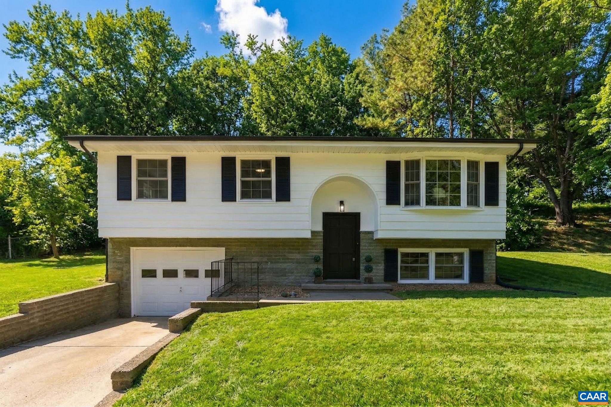 94 AUDUBON ST, STAUNTON, Virginia 24401, 3 Bedrooms Bedrooms, ,2 BathroomsBathrooms,Residential,94 AUDUBON ST,674174 MLS # 674174