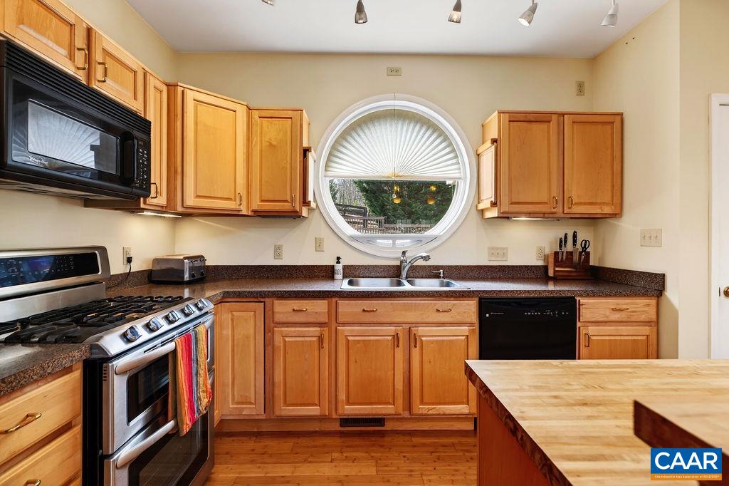 62 SUMMIT CT, ROSELAND, Virginia 22967, 3 Bedrooms Bedrooms, ,3 BathroomsBathrooms,Residential,62 SUMMIT CT,674175 MLS # 674175