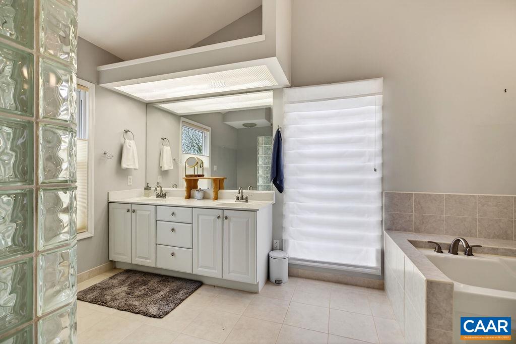 62 SUMMIT CT, ROSELAND, Virginia 22967, 3 Bedrooms Bedrooms, ,3 BathroomsBathrooms,Residential,62 SUMMIT CT,674175 MLS # 674175