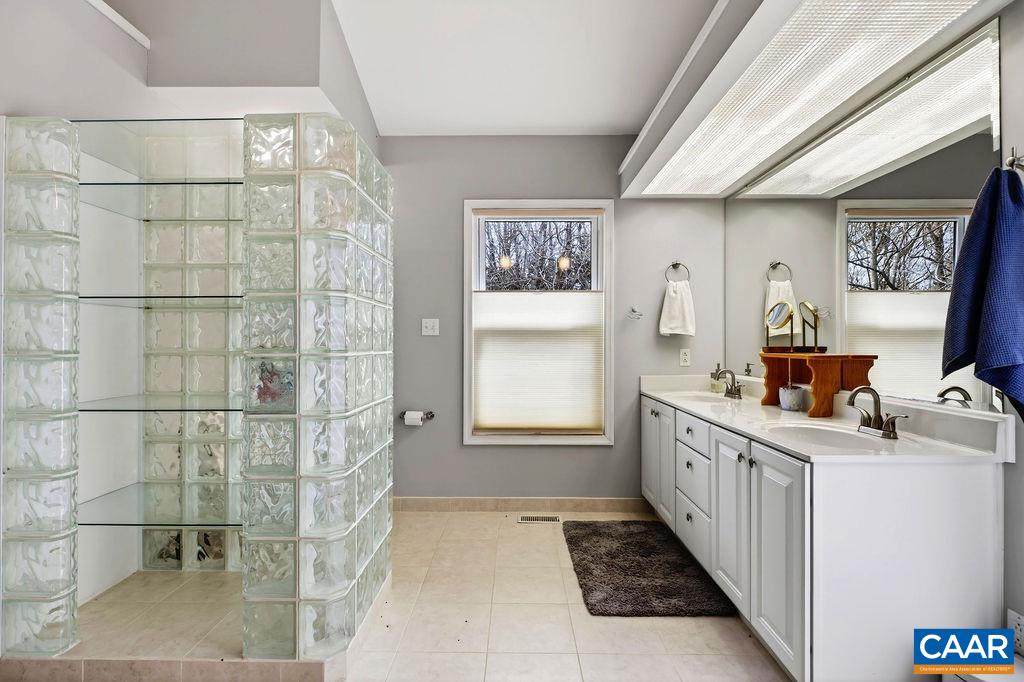 62 SUMMIT CT, ROSELAND, Virginia 22967, 3 Bedrooms Bedrooms, ,3 BathroomsBathrooms,Residential,62 SUMMIT CT,674175 MLS # 674175