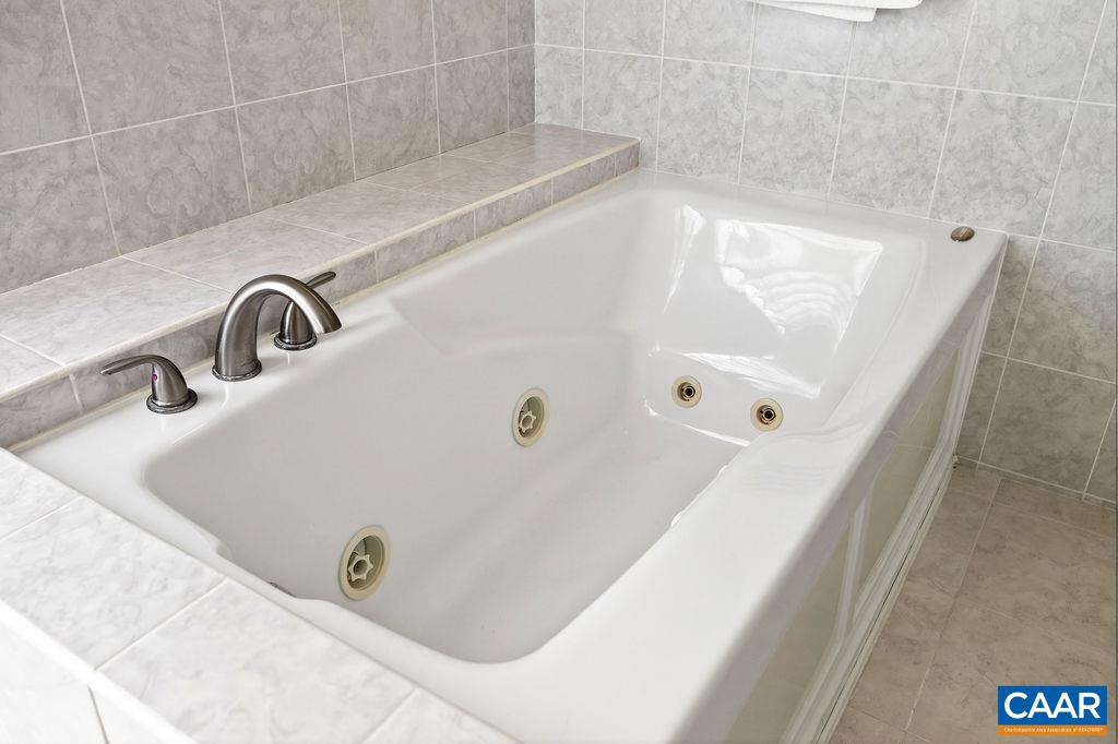 62 SUMMIT CT, ROSELAND, Virginia 22967, 3 Bedrooms Bedrooms, ,3 BathroomsBathrooms,Residential,62 SUMMIT CT,674175 MLS # 674175