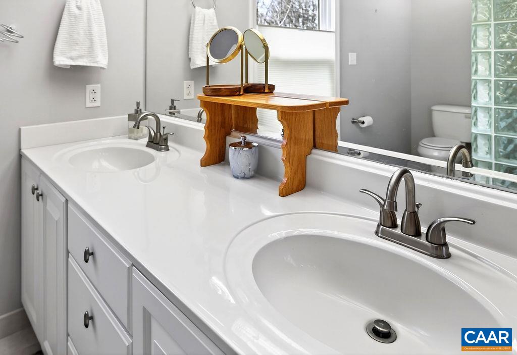 62 SUMMIT CT, ROSELAND, Virginia 22967, 3 Bedrooms Bedrooms, ,3 BathroomsBathrooms,Residential,62 SUMMIT CT,674175 MLS # 674175