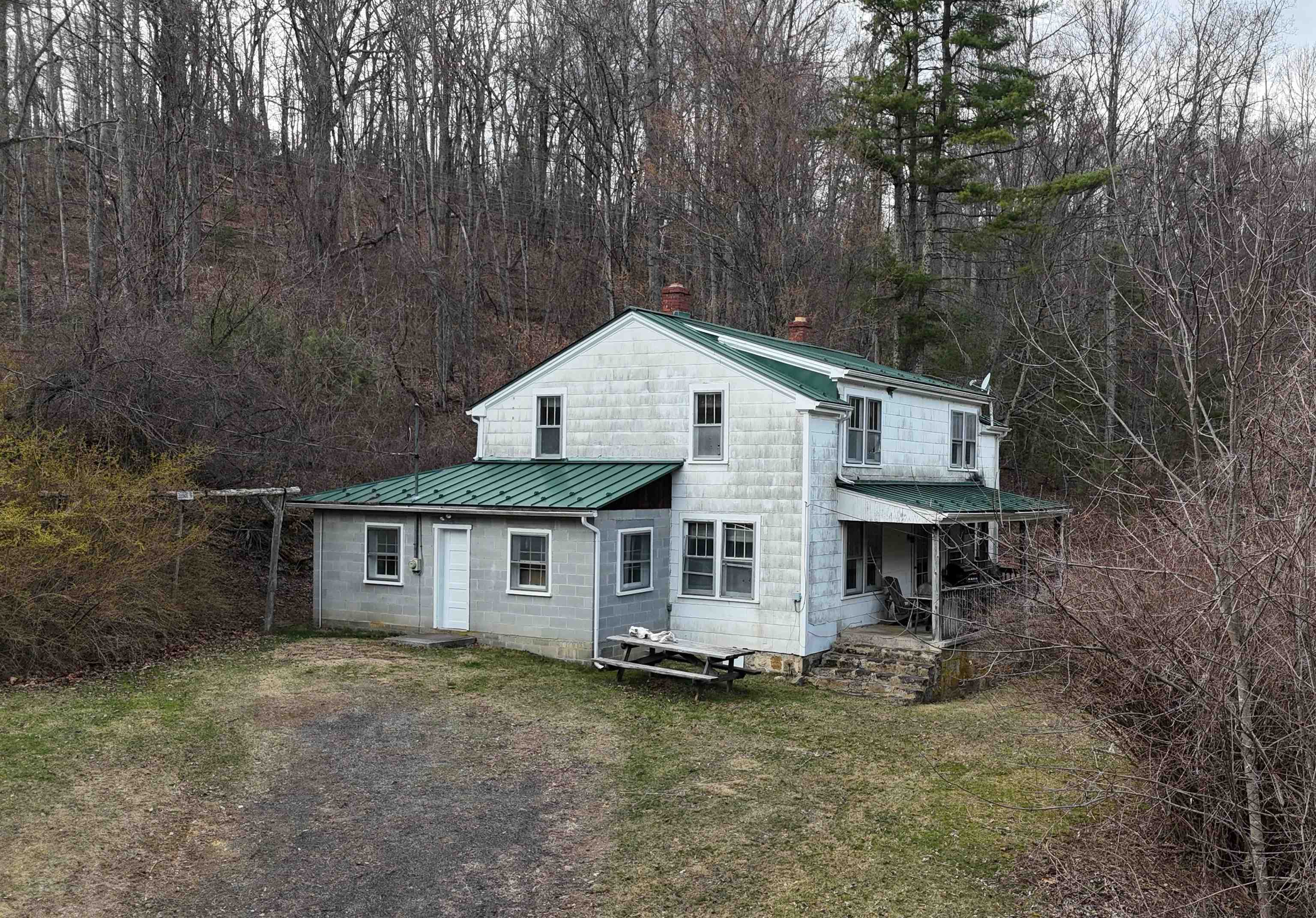 19107 SAM SNEAD HWY, WARM SPRINGS, Virginia 24484, 5 Bedrooms Bedrooms, ,1 BathroomBathrooms,Residential,19107 SAM SNEAD HWY,674183 MLS # 674183