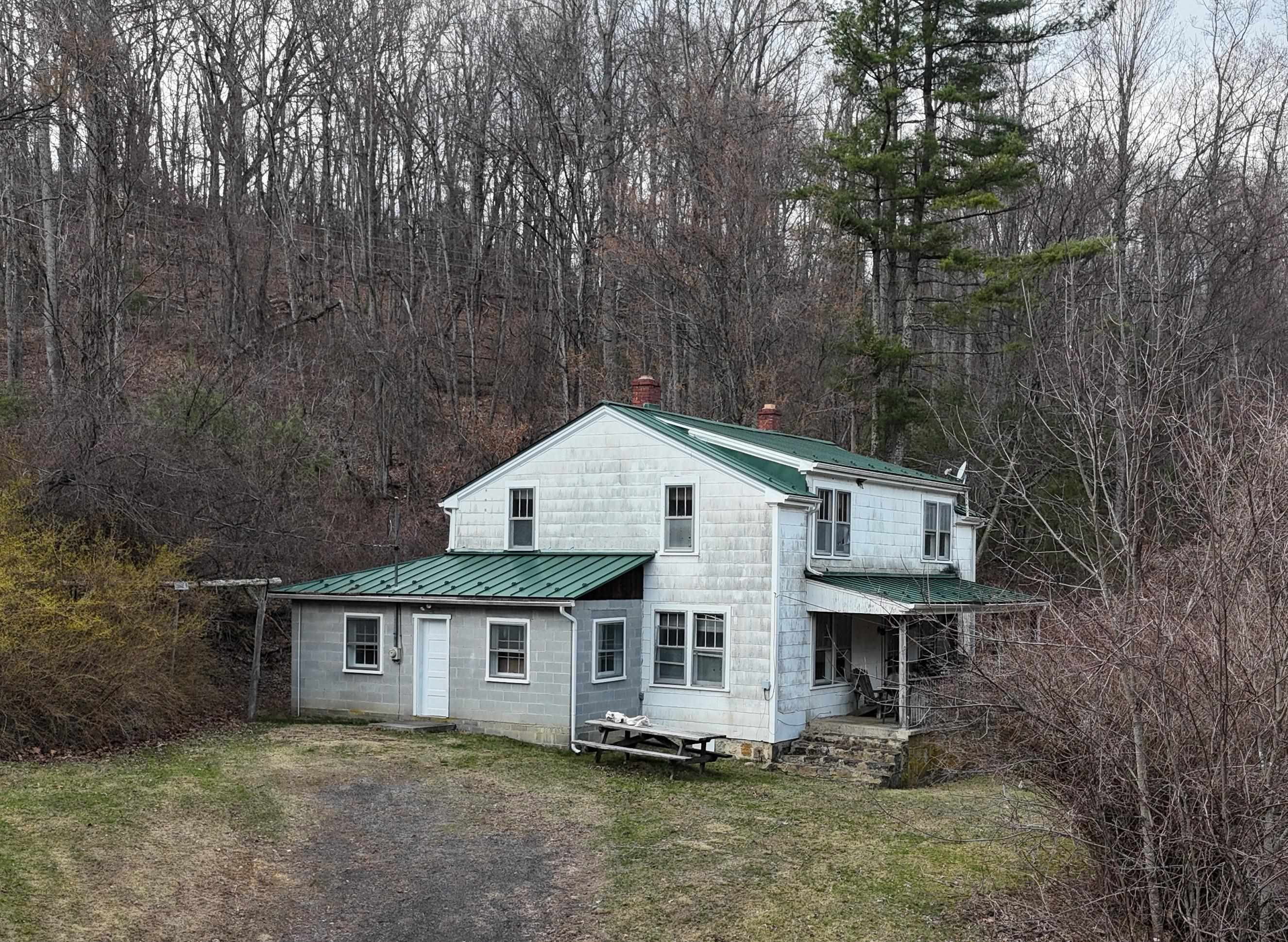 19107 SAM SNEAD HWY, WARM SPRINGS, Virginia 24484, 5 Bedrooms Bedrooms, ,1 BathroomBathrooms,Residential,19107 SAM SNEAD HWY,674183 MLS # 674183