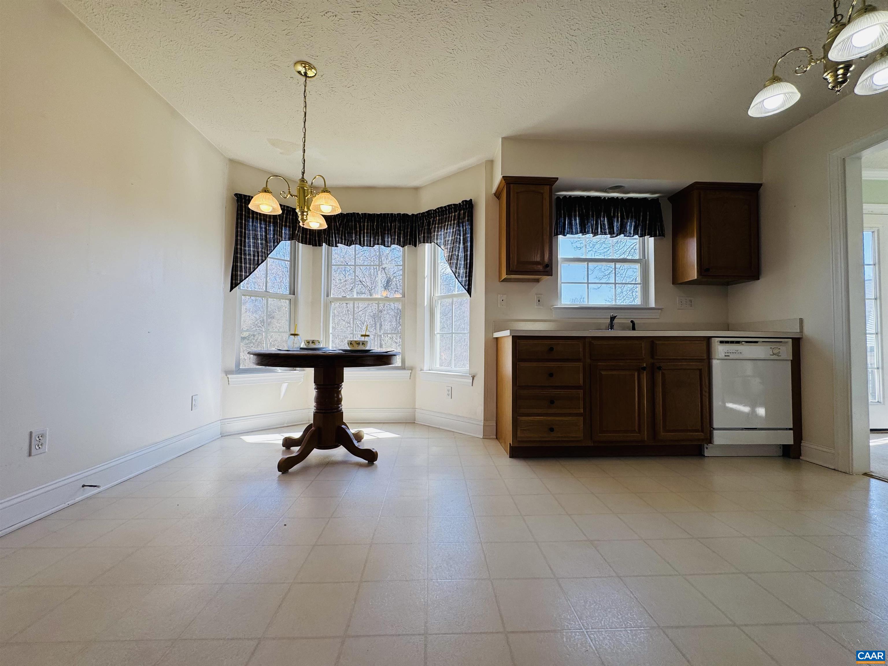 212 KINGSPORT RD, WAYNESBORO, Virginia 22980, 4 Bedrooms Bedrooms, ,2 BathroomsBathrooms,Residential,212 KINGSPORT RD,674184 MLS # 674184