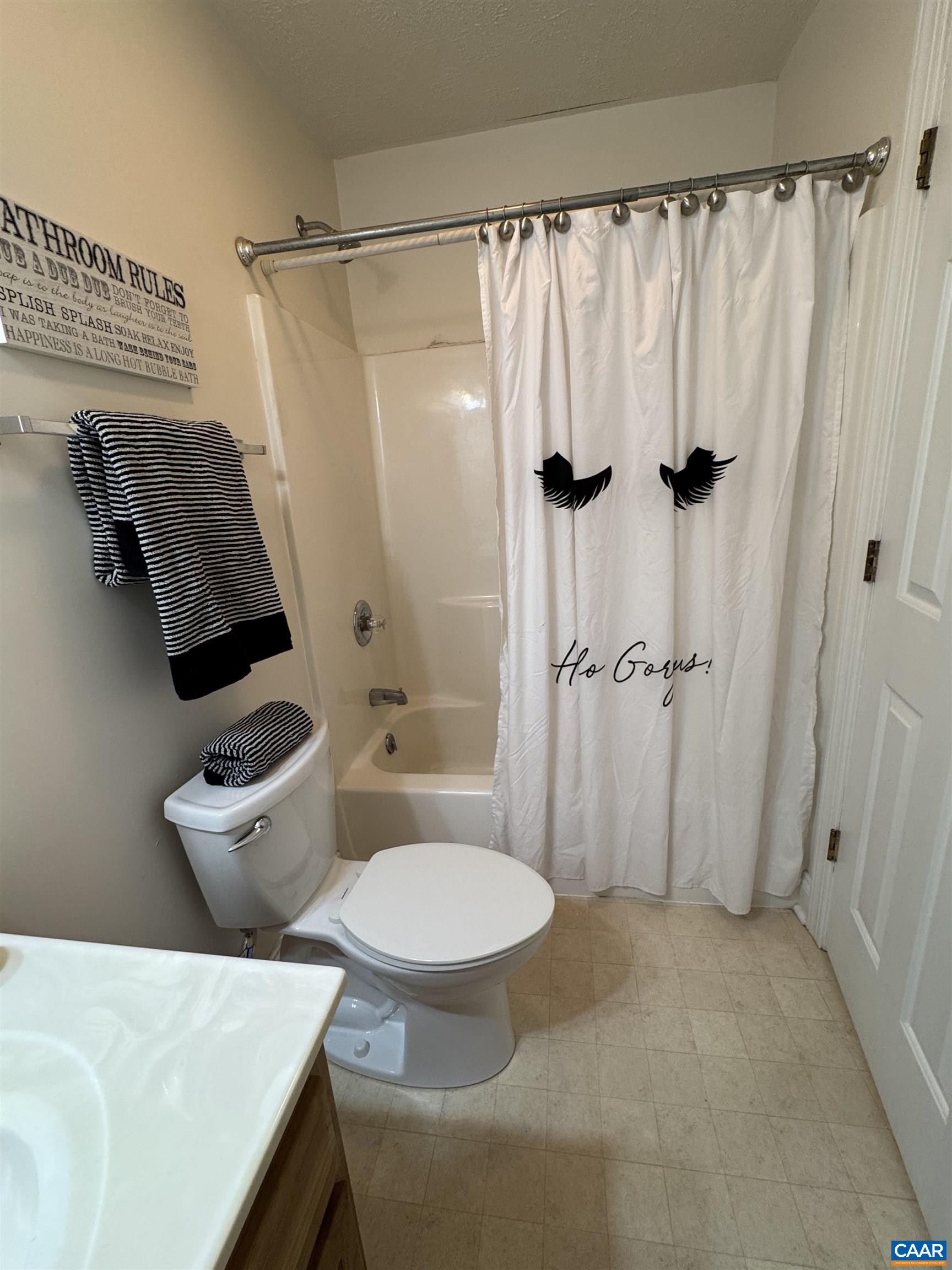 212 KINGSPORT RD, WAYNESBORO, Virginia 22980, 4 Bedrooms Bedrooms, ,2 BathroomsBathrooms,Residential,212 KINGSPORT RD,674184 MLS # 674184